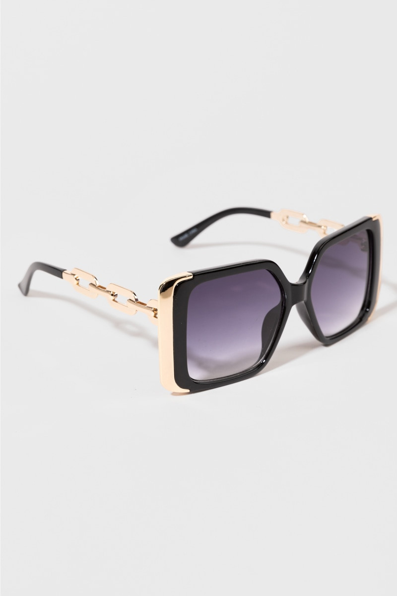 Ruby Oversized Gold Chain Handle Sunglasses | Francesca's