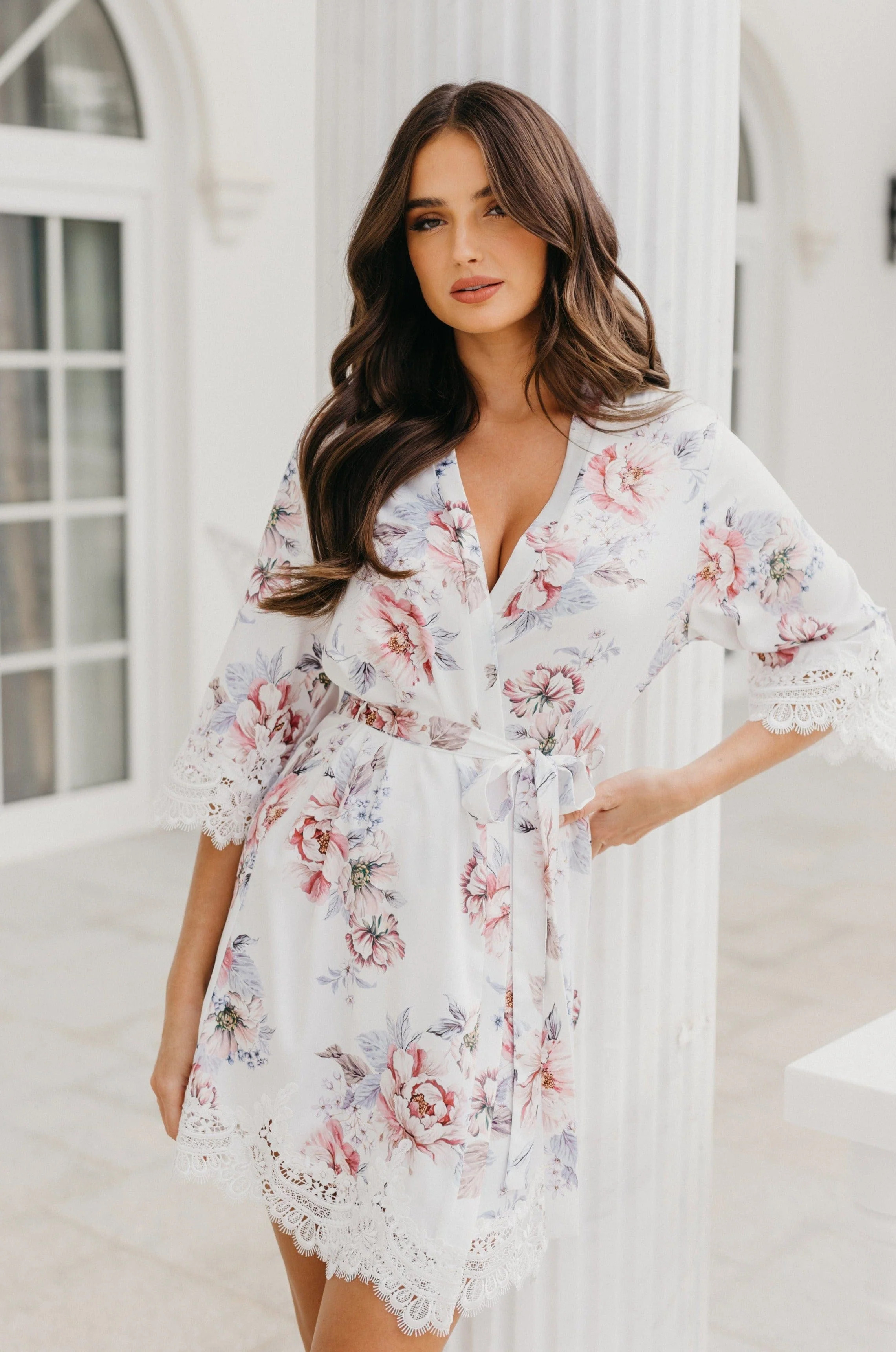 Serena Veiled Rose Printed Lace Trim Satin Robe - White / XS/S | Le Rose Stories US