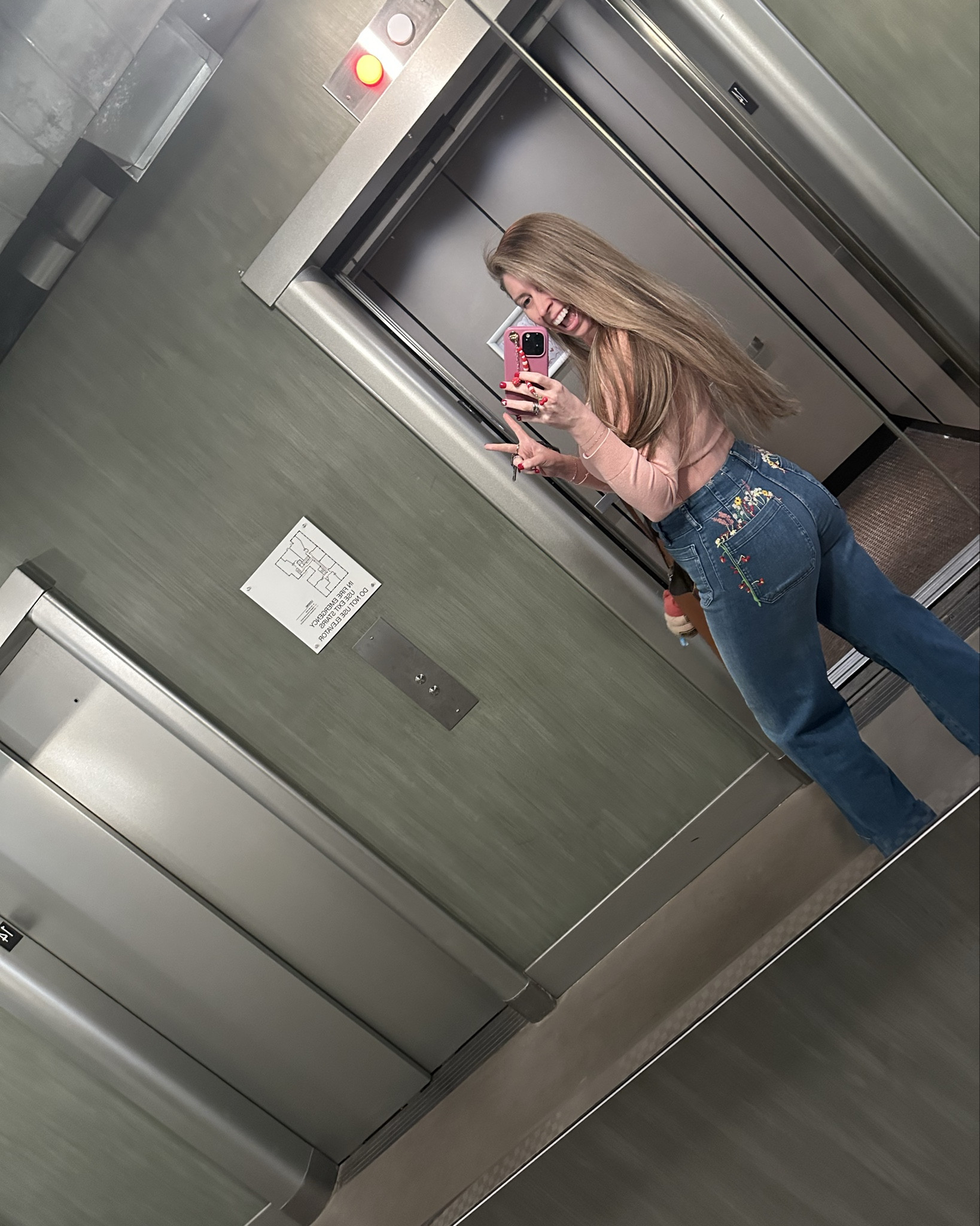 THE BACK OF THESE JEANS!!! I can not handle the cuteness. The floral embroidery is perfection and I will be wearing these every single day for the foreseeable future. I will not be apologizing 💐💕

@Anthropologie 🌹🌻🌷

#LTKdayinmylife #LTKgrwm #LTKootd