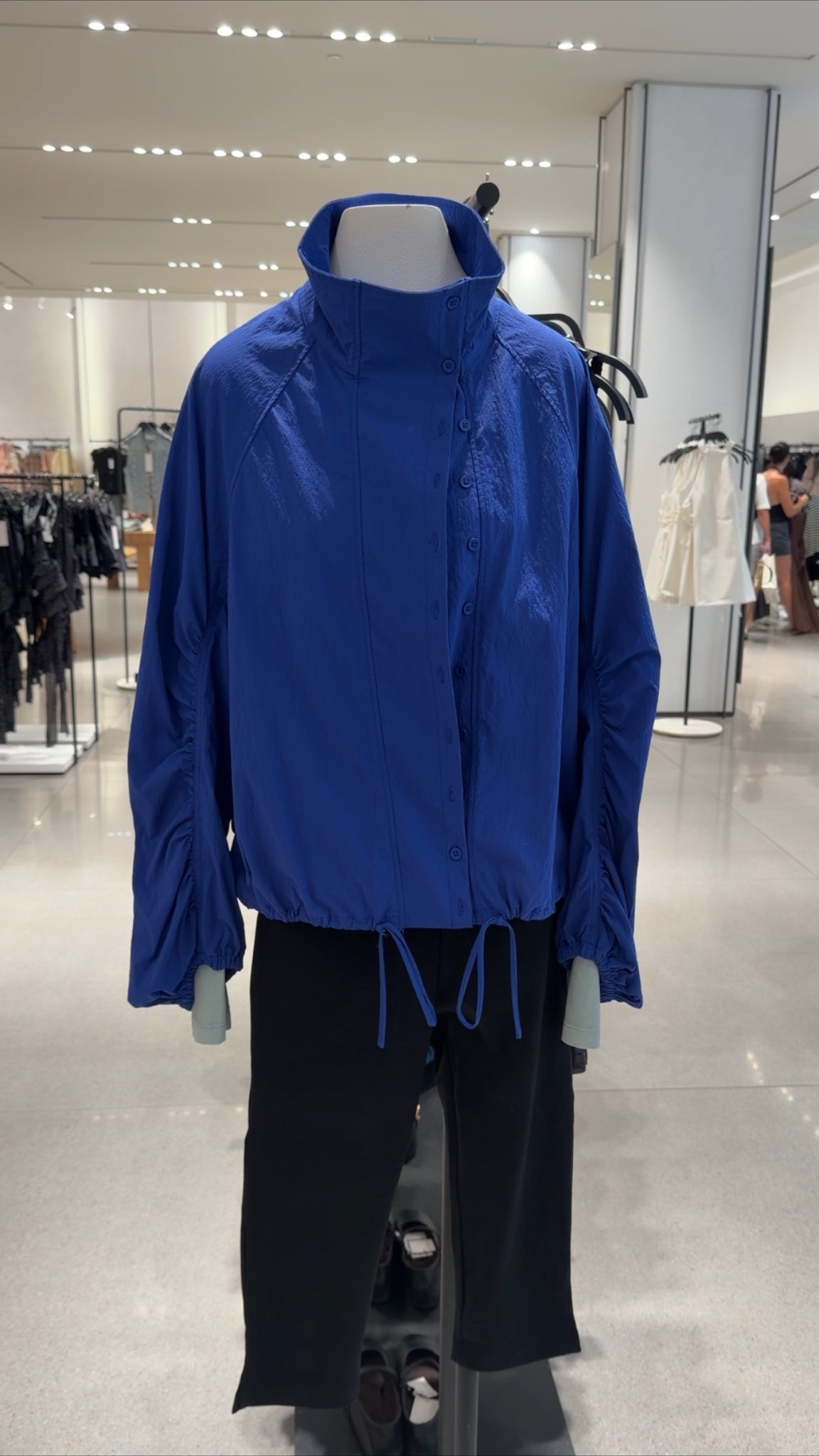 Love this new in jacket. I got a size small x