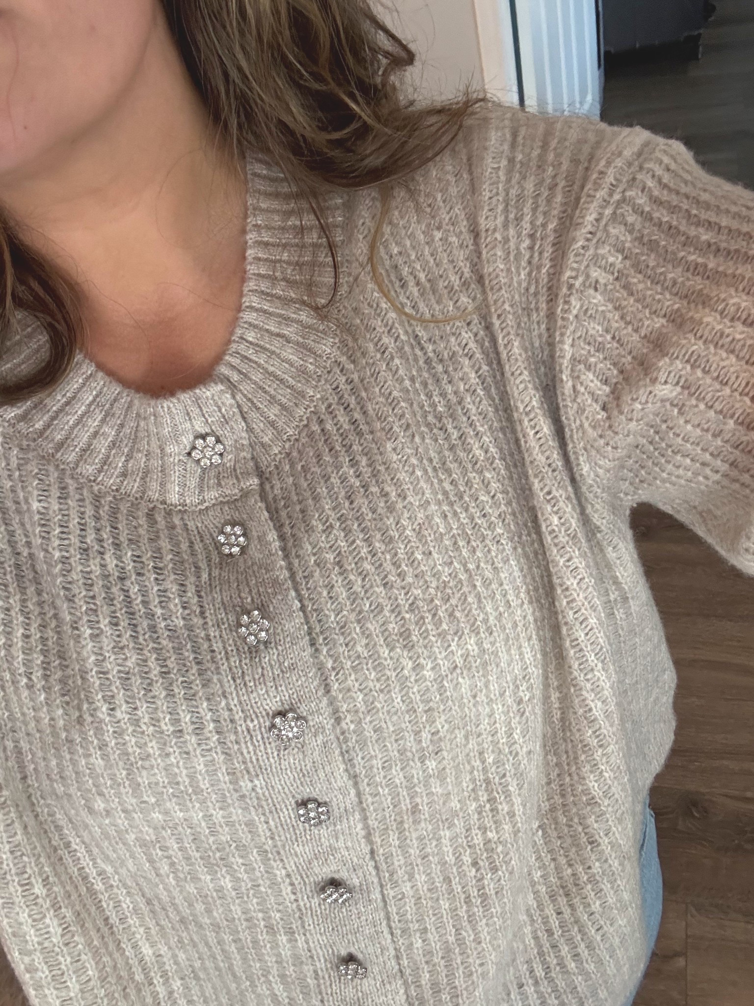 This American Eagle Cardigan is too cute! Love the little button details. 

#LTKSaleAlert #LTKWorkwear #LTKMidsize