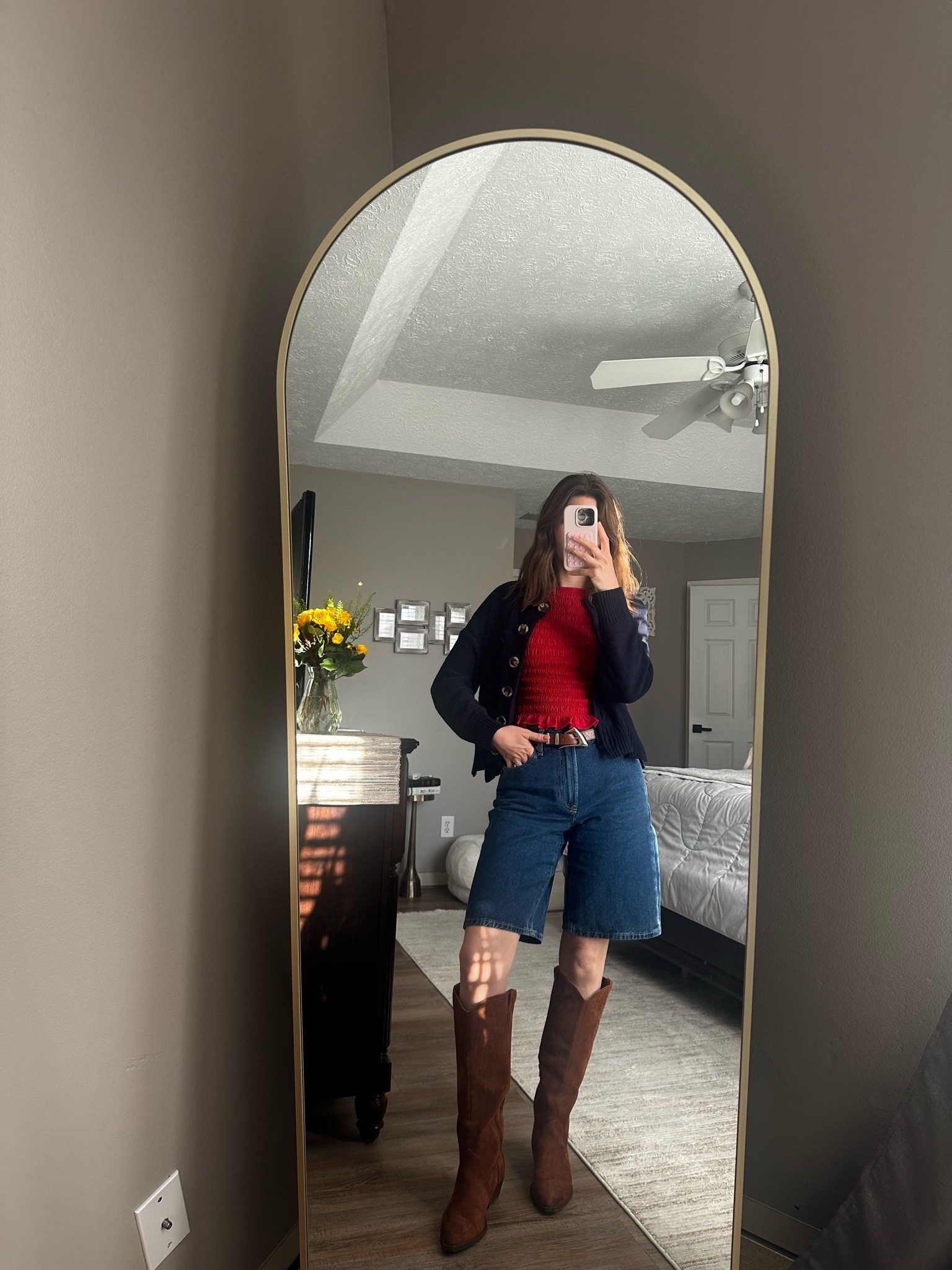 XS top 
Size 24 shorts 
Shoes tts 

Summer outfit
Summer fashion 
Denim shorts

#LTKootd #LTKWorkwear #LTKSaleAlert