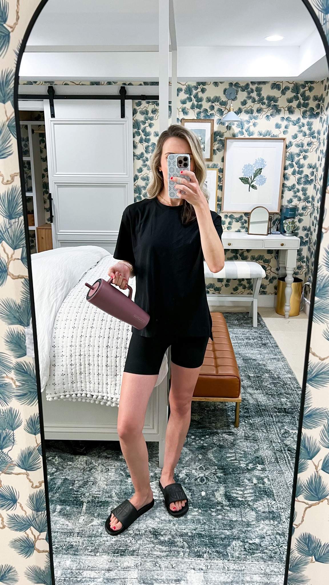 Sunday morning “get stuff done but slowly” vibes 😆

This set is sooo comfy! And catch me with my Brumate today instead of my Stanley 👀



#LTKSaleAlert #LTKActive #LTKStyleTip