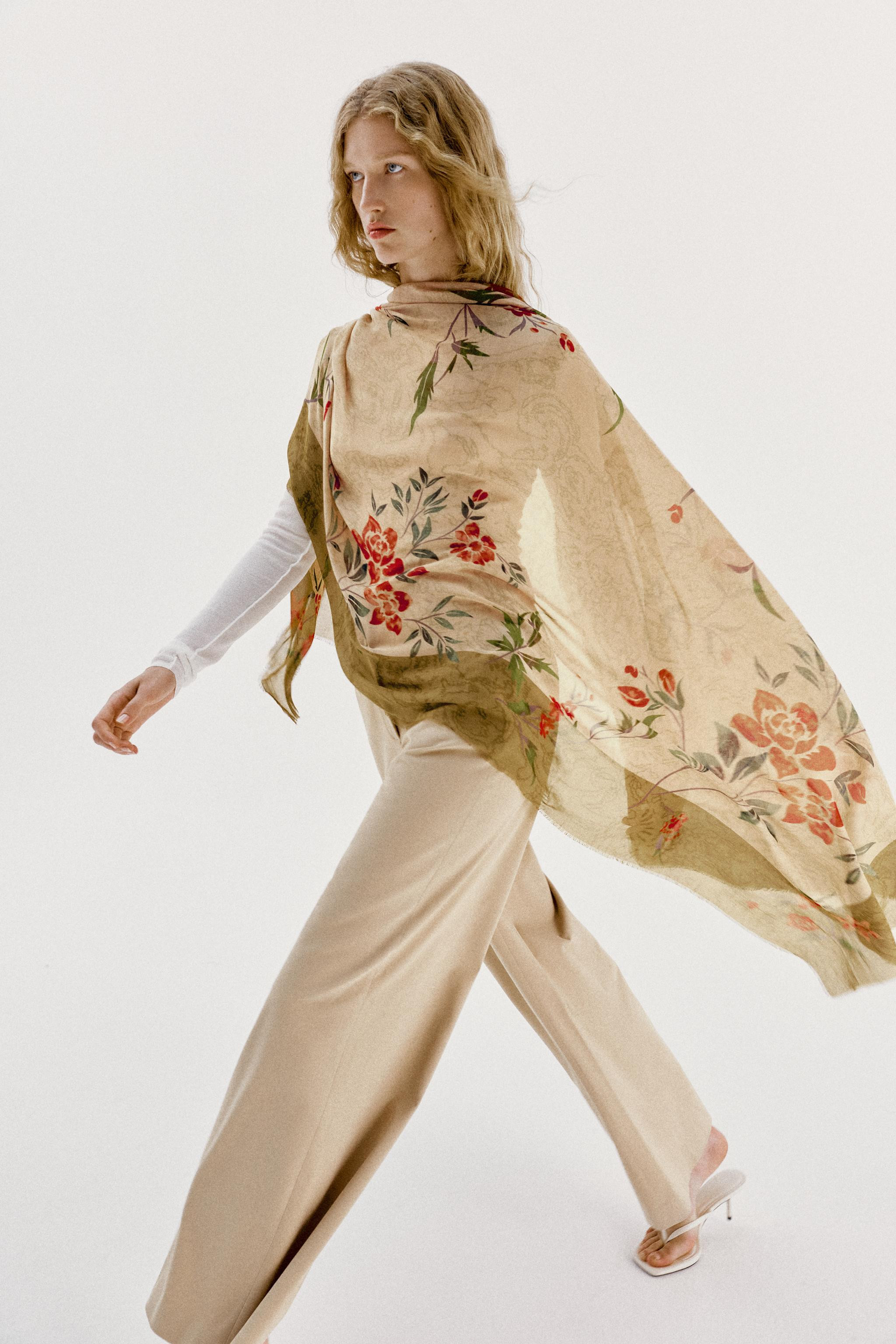 FLORAL PRINT MODAL SILK SCARF | Zara US