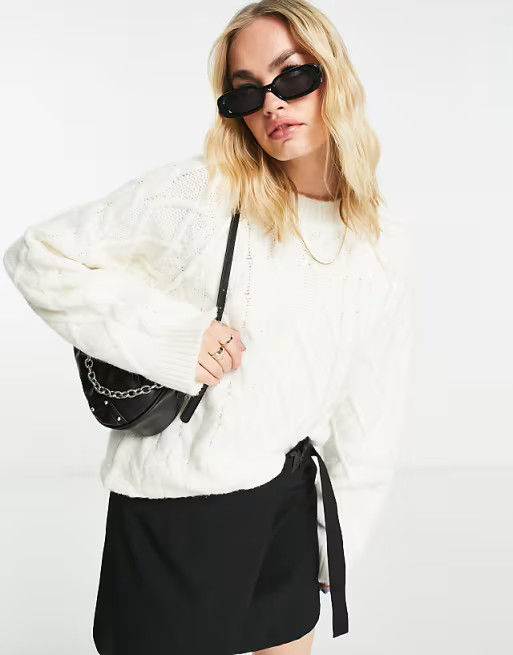 ASOS DESIGN - Trui met ronde hals en kabels in crème | ASOS (Global)