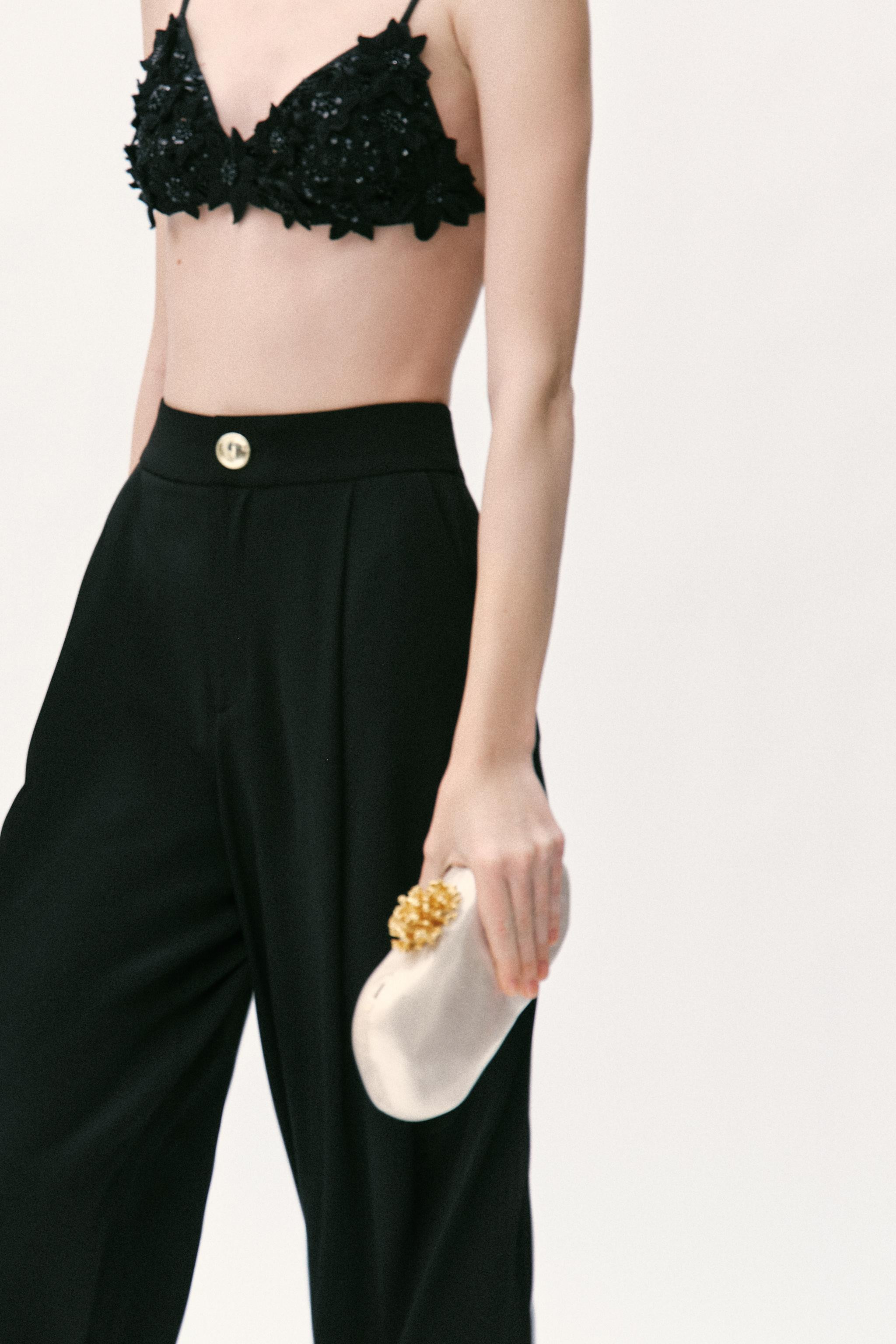 CLUTCH WITH METAL DETAIL | Zara UK