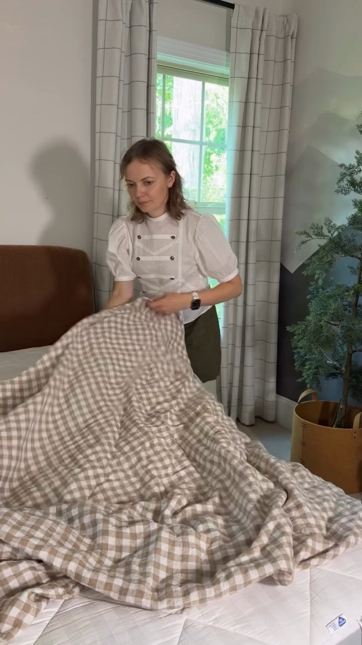 As parents, we all want to give our children the world. But sometimes, the greatest gifts are the ones they experience every single day—a comfortable bed, soft bedding, and a space that feels safe, peaceful, and loved.

Making my son’s bed with these beautiful linen sheets from @onequince reminded me that home isn’t about having everything. It’s about creating a place where our children can rest, recharge, and know they’re cared for.

I love that these linen sheets are breathable, timeless, and get softer with every wash. They’re one of those simple upgrades that make everyday life feel a little more special.

Use my promo code INFG-26YOURDESIGNERBFF10 if you’d like to try them yourself (first time customers only). 

Comment BED and I’ll send you the direct link to the bedding.

@onequince #QuincePartner #linenbedding #bedroomdecor #cozyhome #homesweethome bedroominspiration
