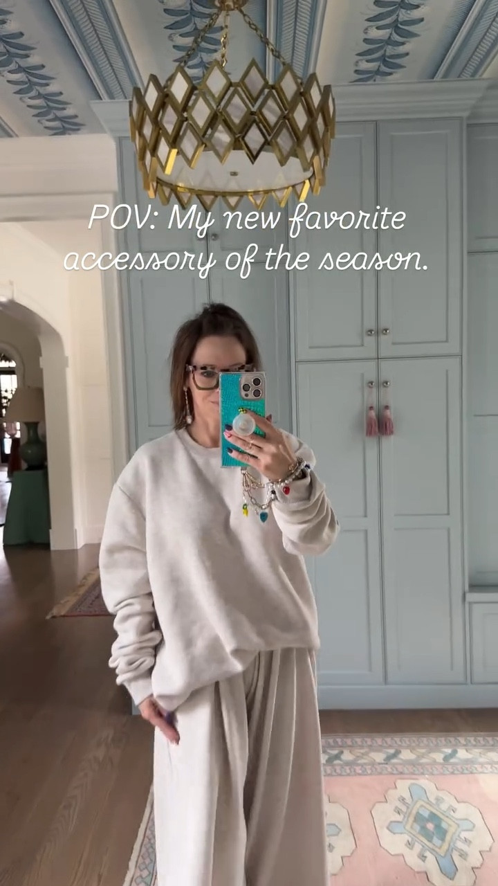 Sometimes it’s the little things that make you the happiest! I bought this bag charm a while ago because I adored it. But, I quickly realized I don’t carry a bag often enough to actually put it to use. I decided to try it on my phone and I am so happy I did! It perfectly layers with my chainlink phone wristlet but it is more substantial feeling and definitely more decorative. I feel like I am wearing a bracelet without actually wearing a bracelet! 

Sometimes we just have to make things work for us, right?
•
•
•
#housebeautiful #southernliving #myhousebeautiful #traditionalwithatwist #southernhome #traditionalhome #sodomino #southernhomemag #betterhomesandgardens #dominomag #bhgstylemaker #mytradhome #moderntraditional #southerncharm #southernstyle #personalstyle #classicdecor #hgtvmagazine #hgtvhome #ighomes #interiordecoratingideas #stylishhomevibes #colormakesmehappy #bhgcolor #boldcolor #colorfuldecor #bagcharm #bagcharms #phonecharm #phonecharms