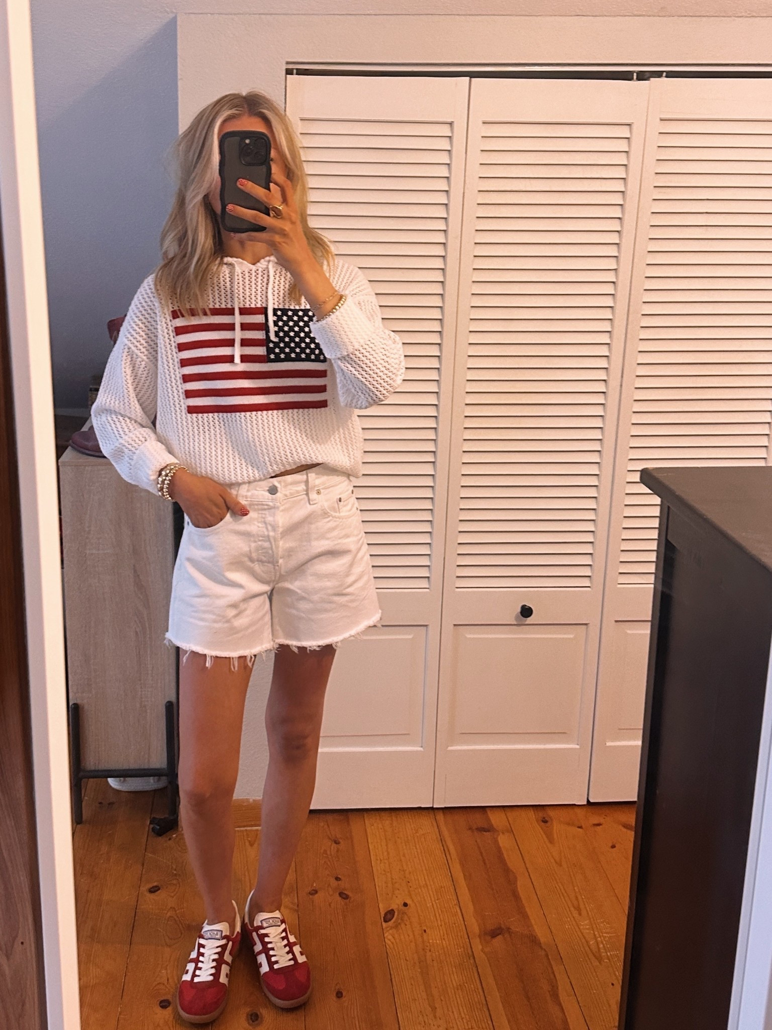 Medium sweater!

#LTKFindsUnder50 #LTKStyleTip #LTKFindsUnder100