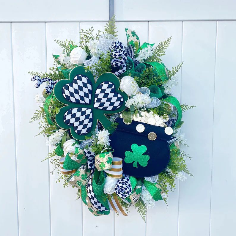 St. Patrick’s Day Wreath with Shamrock and Pot of Gold, Green St. Paddy’s Day Wreath, Shamroc... | Etsy (US)