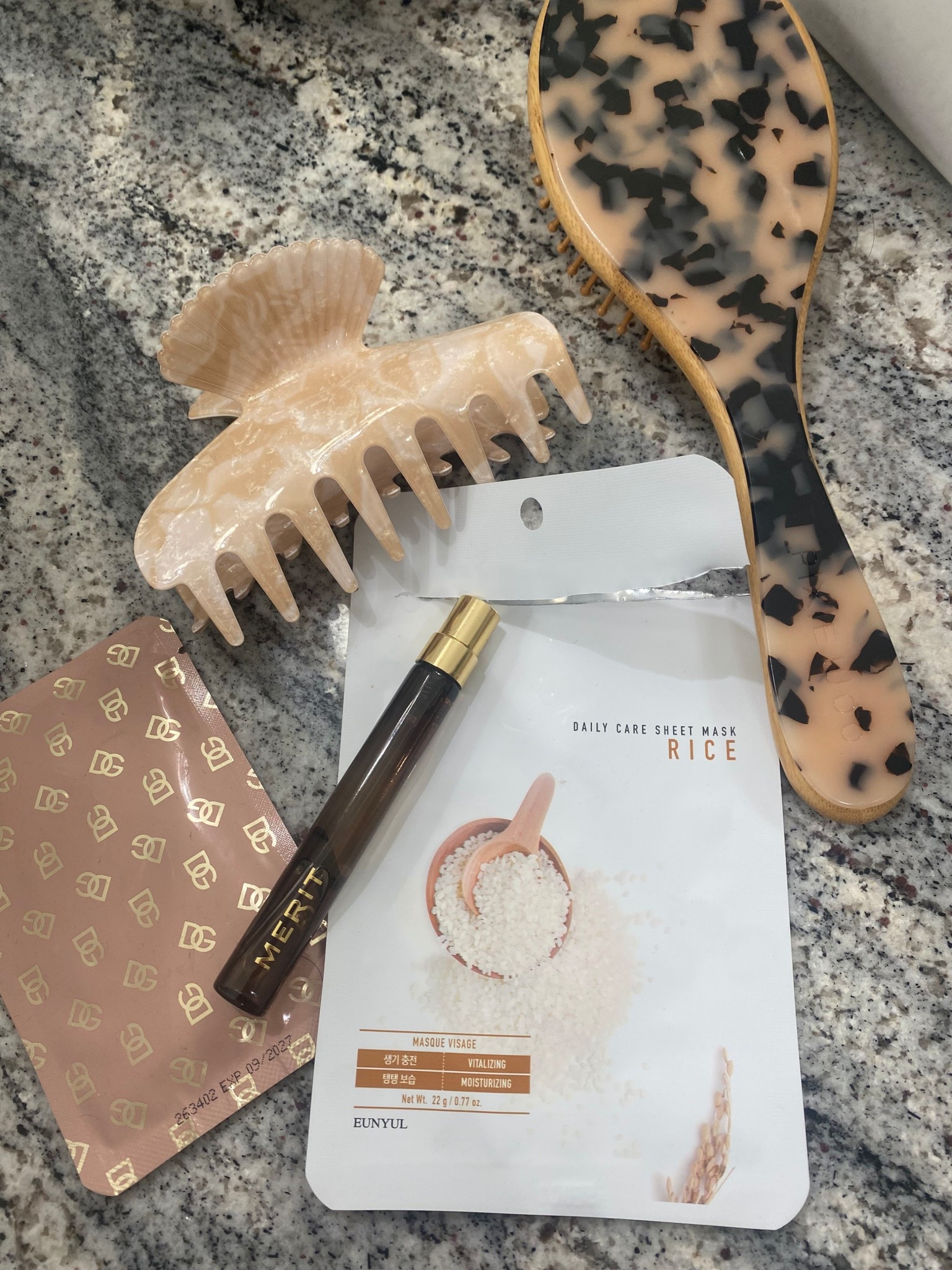 Self care 🤍✨

#LTKHome #LTKFindsUnder100 #LTKBeauty