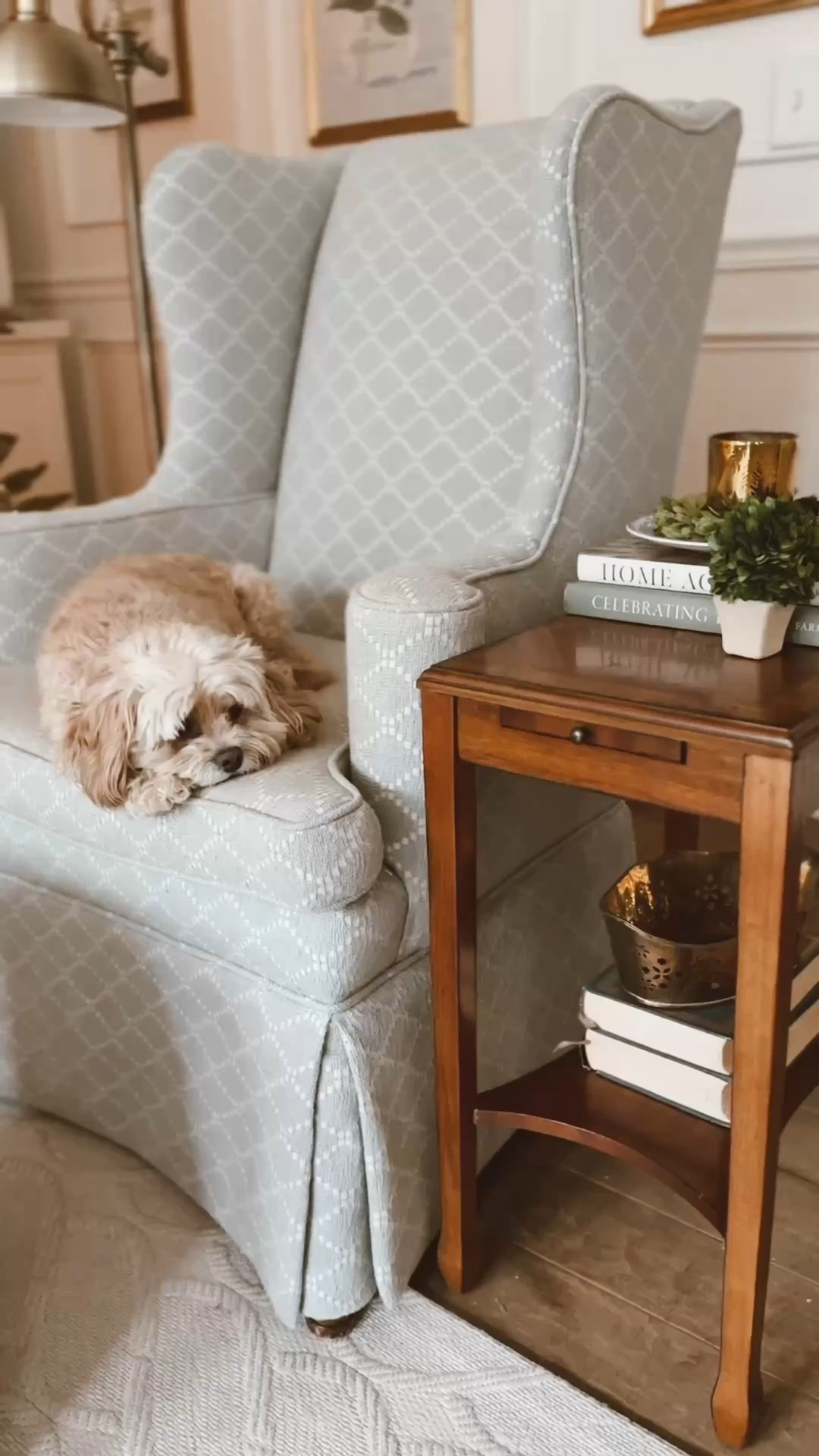 The most beautiful side table I found on Amazon!!