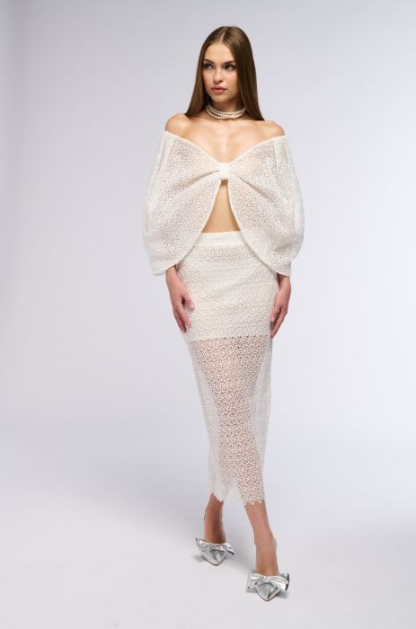 COVER ME IN FLOWERS LACE BOW TOP | AKIRA