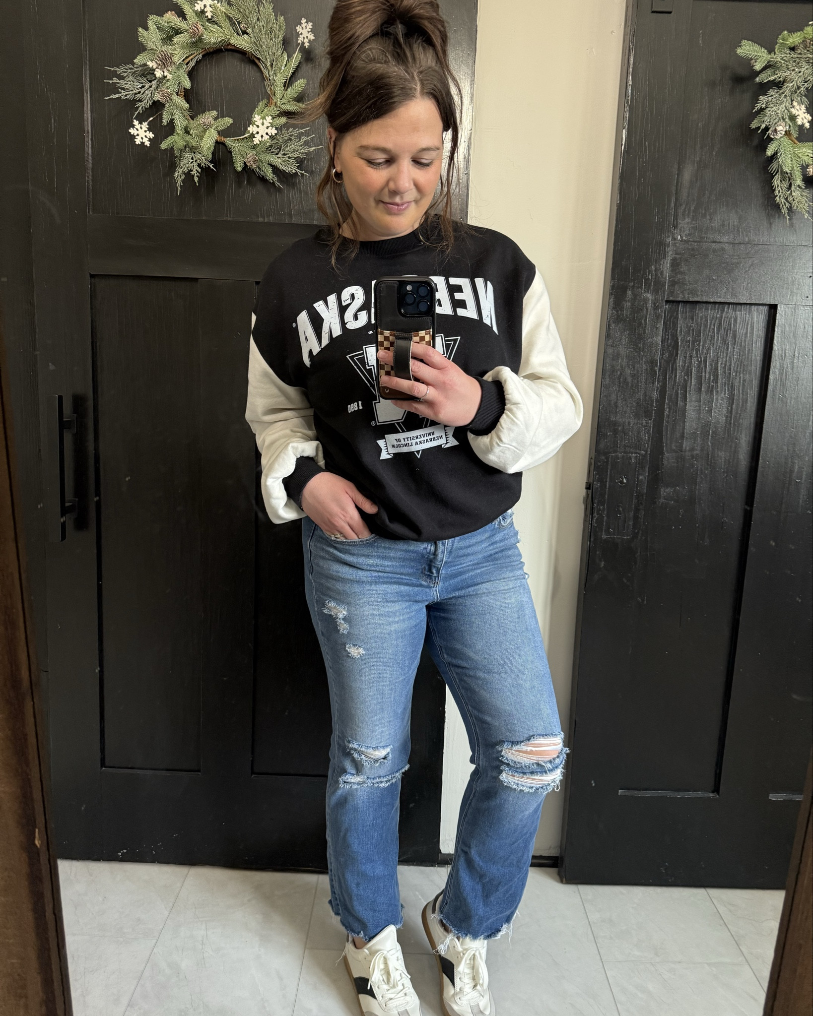 My favorite style of jeans! These are the perfect fit and leg opening for my everyday looks with sneakers! I have distressed and clean for all occasions! #jeans #fashion #momfashion #casualstyles #casualfashion #risen #micaddnim #risendenim #vervetjeans 