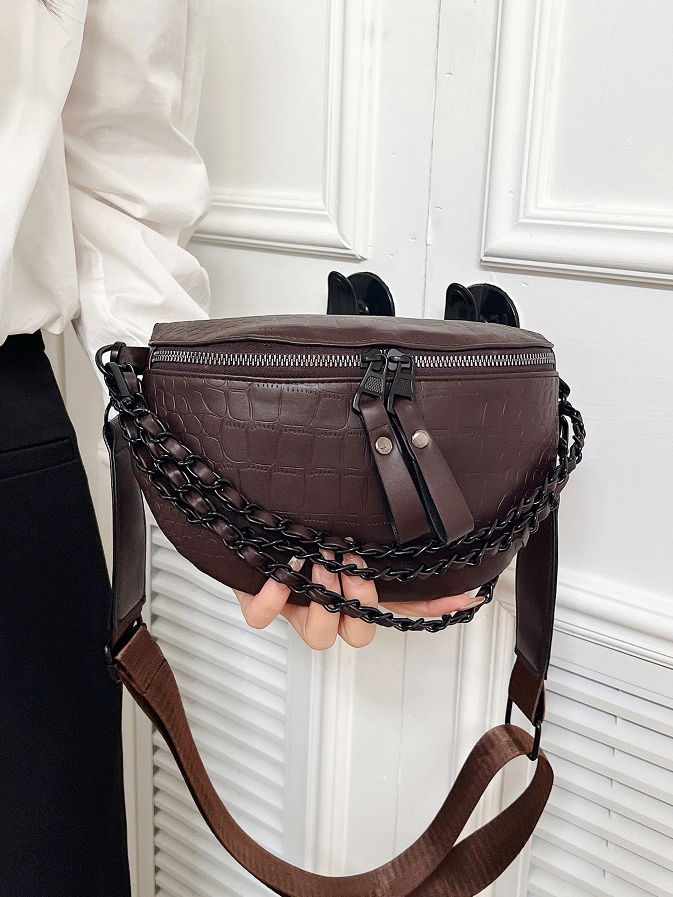 Crocodile Embossed Fanny Pack Chain Decor Adjustable Strap For Daily | SHEIN
