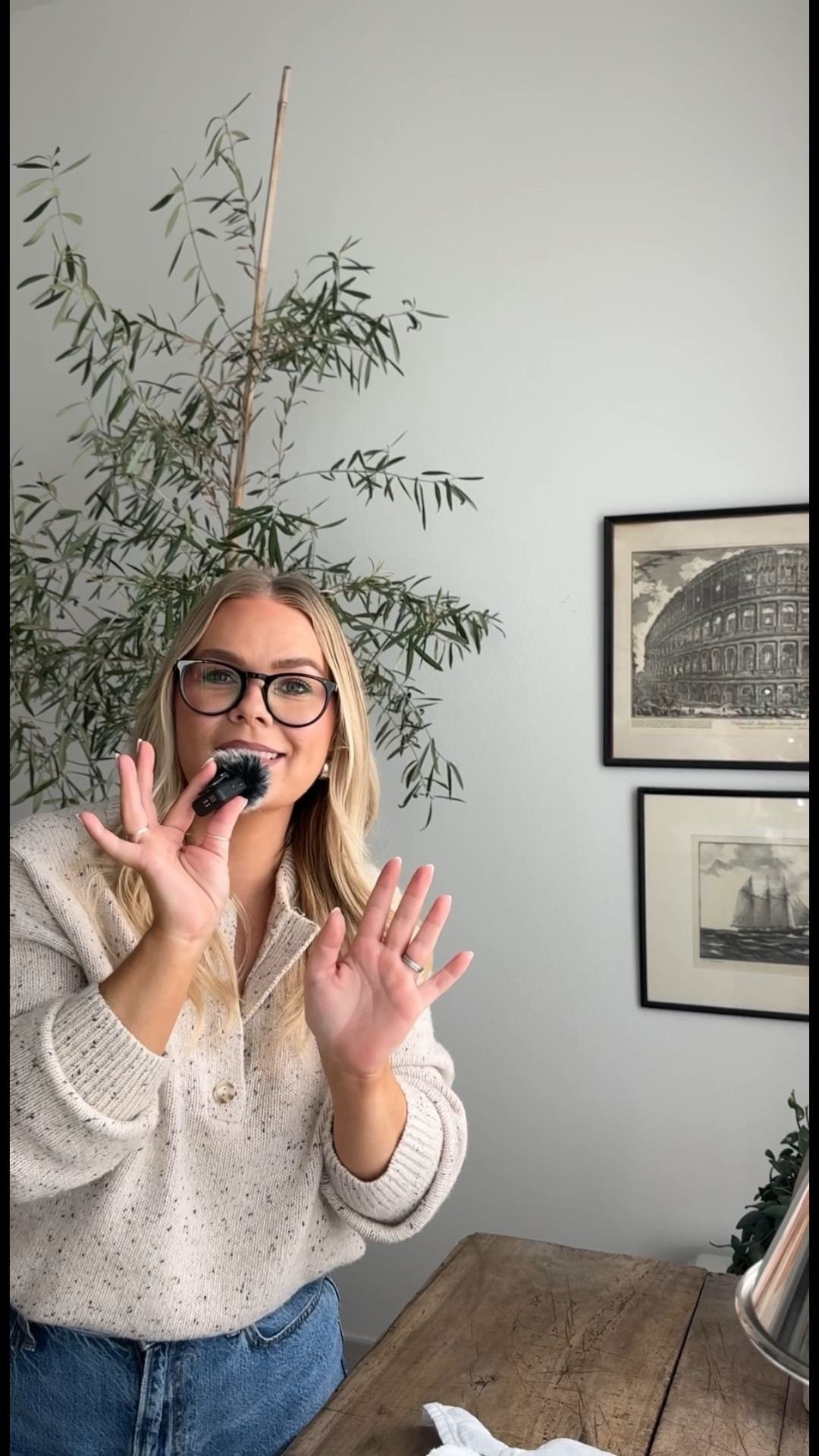 Who knew a kitchen towel could be so CHIC! 