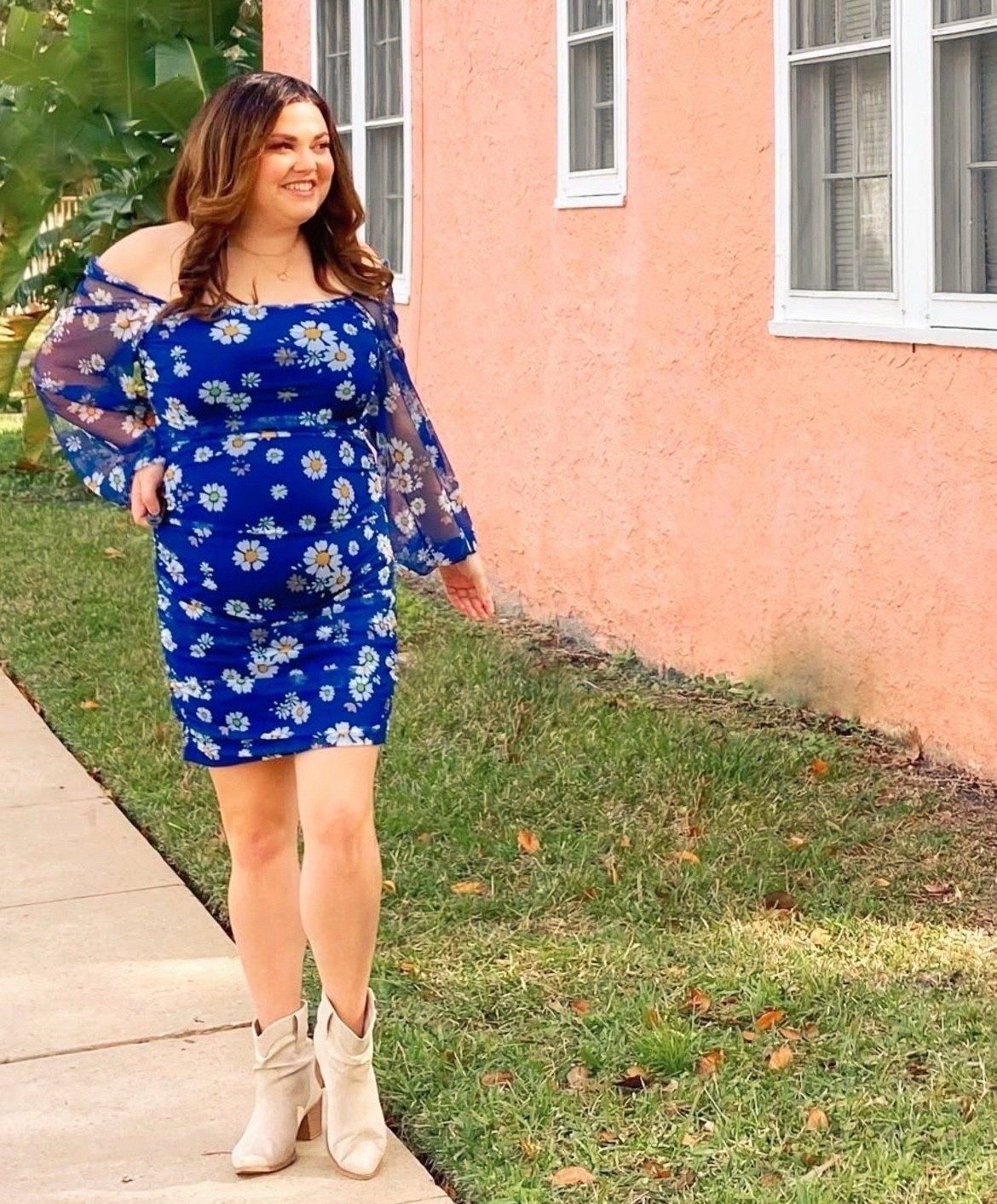 Such a beautiful dress for summer!! 