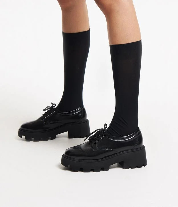 Sapato Oxford em Verniz com Sola Tratorada Preto | Renner (BR)