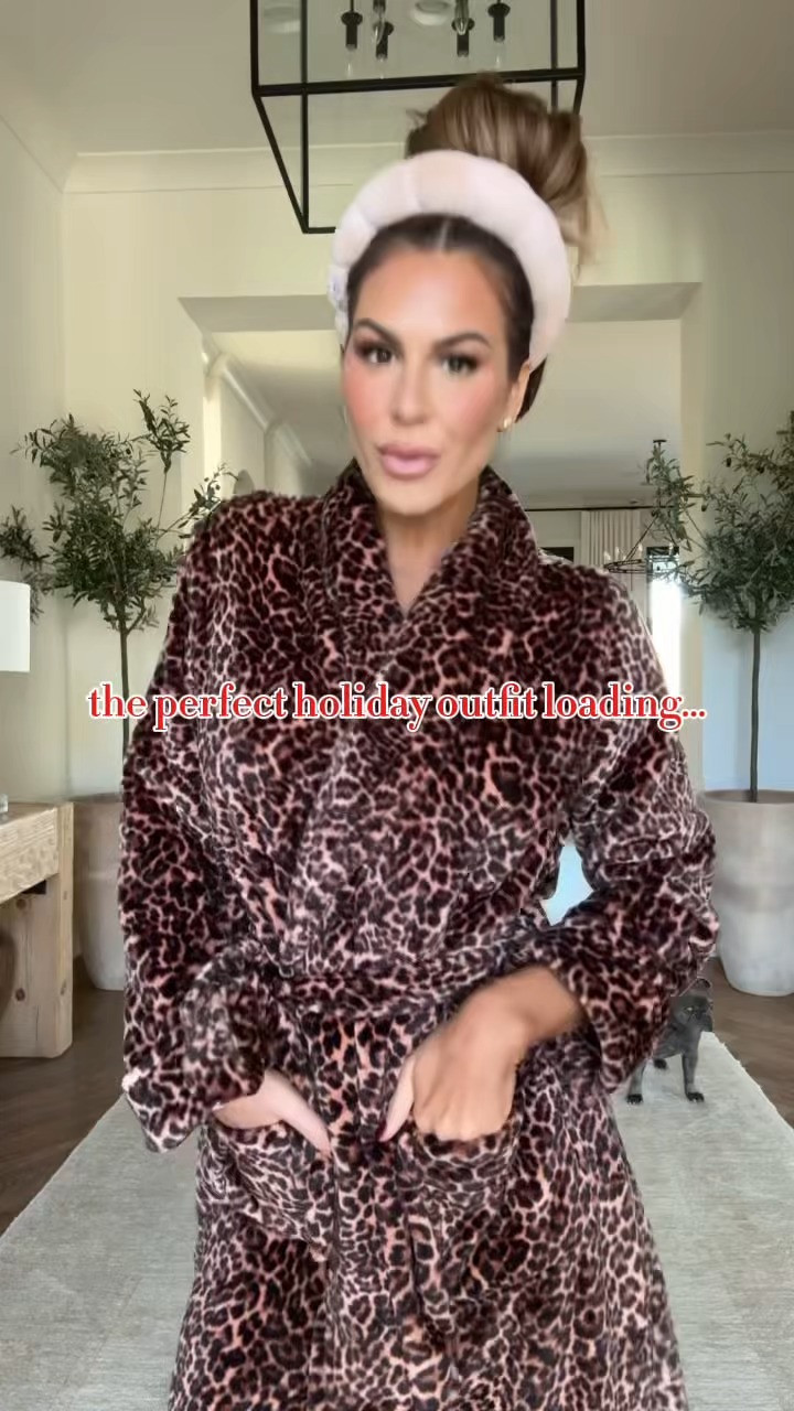 one of my fav holiday looks this year ❤️ use code HOLLIE50 for 50% off today only!

wearing a small in the top and 27 in jeans 🫶🏼 

 #LTKHoliday #LTKootd #LTKSaleAlert