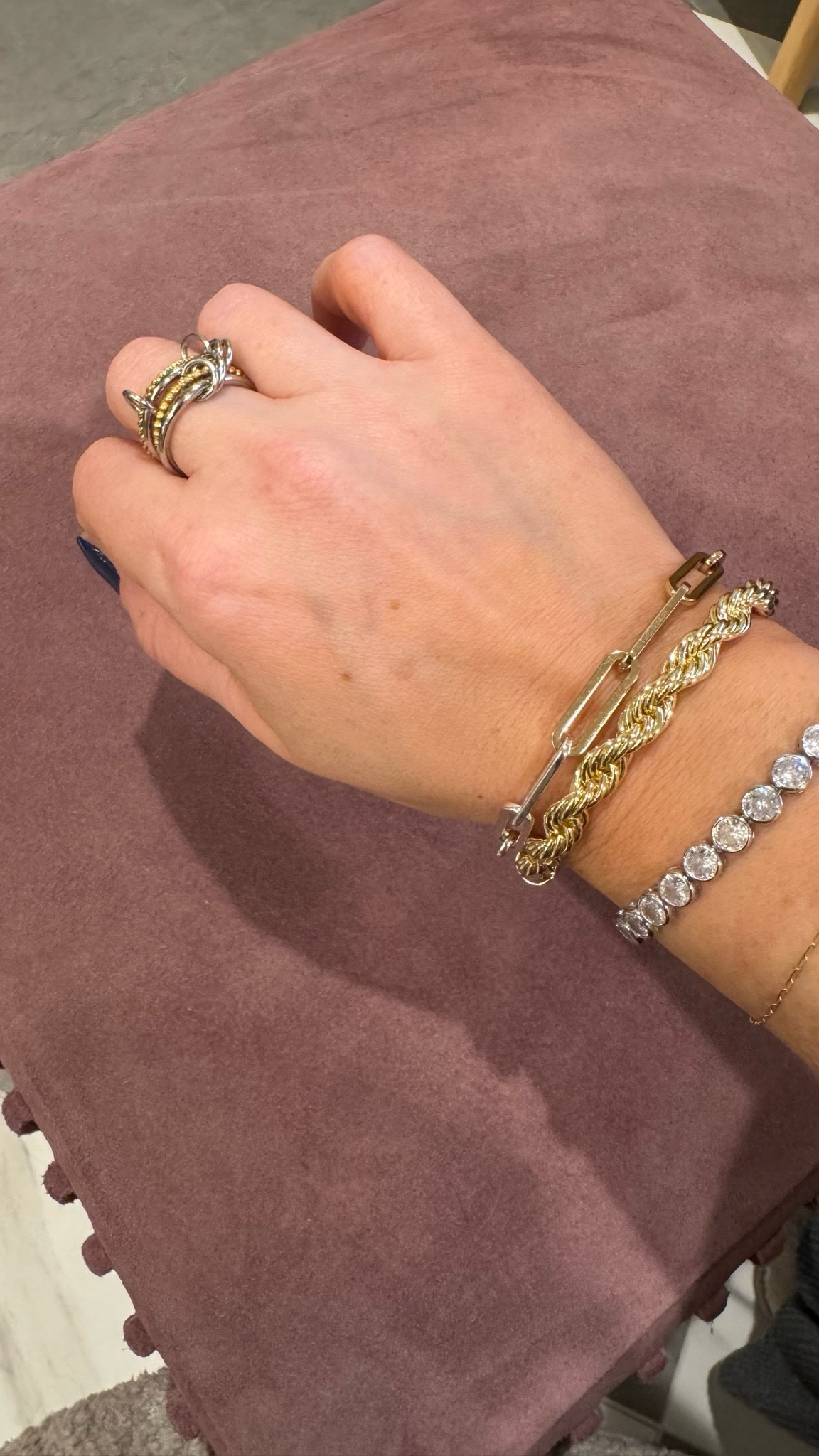 Accessories - jewelry - outfit inspo

#LTKMidsize #LTKStyleTip #LTKSeasonal