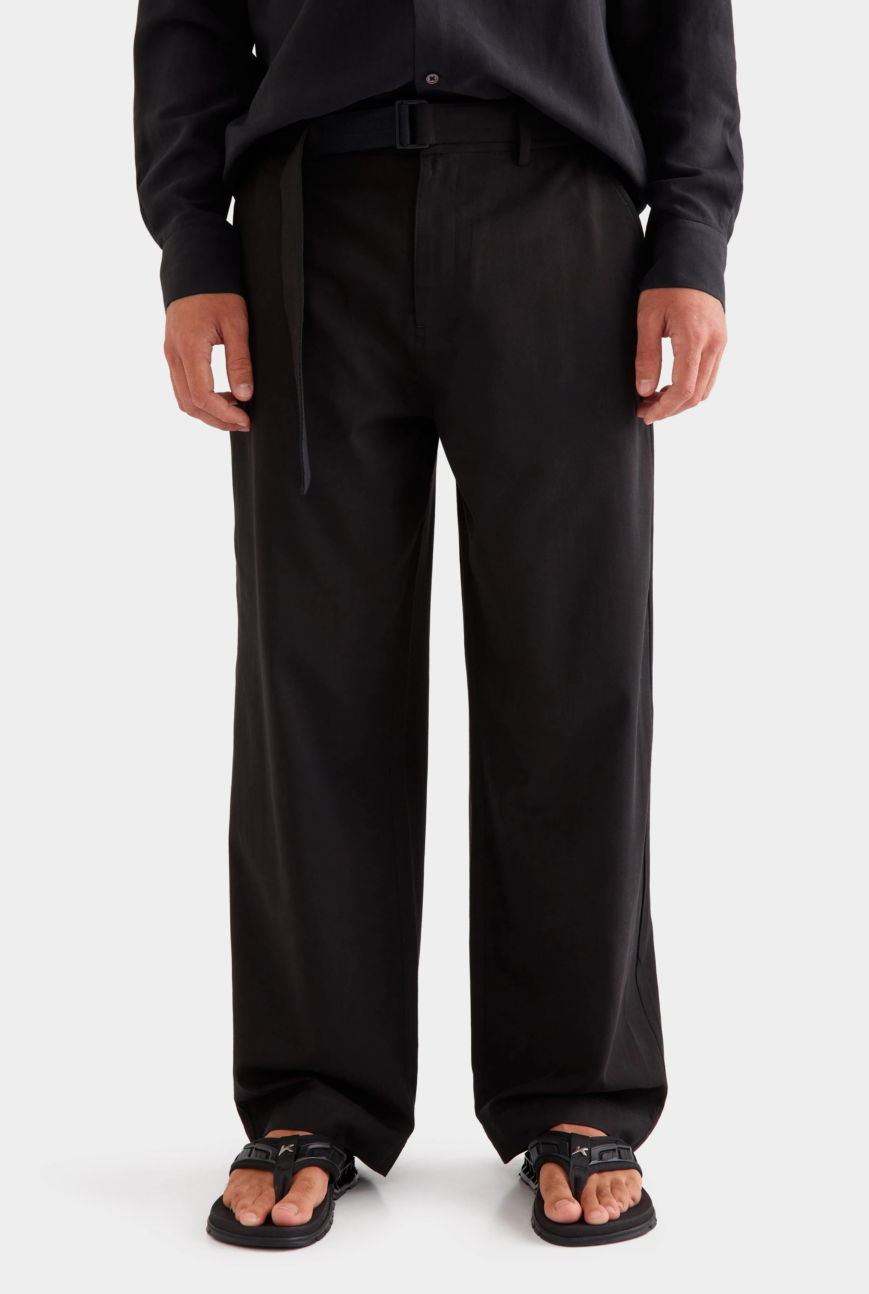 Mens Cotton Tencel Belted Trouser in Black | Venroy | Venroy AU