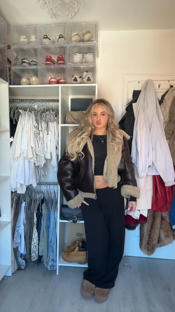 Get dressed with me for my nail appointment 💅🏼✨

Joggers, long sleeve top, Uggs, platform Uggs, aviator jacket, suede bomber jacket, autumn outfit, winter outfit, casual outfit

#LTKuk #LTKwinter #LTKautumn