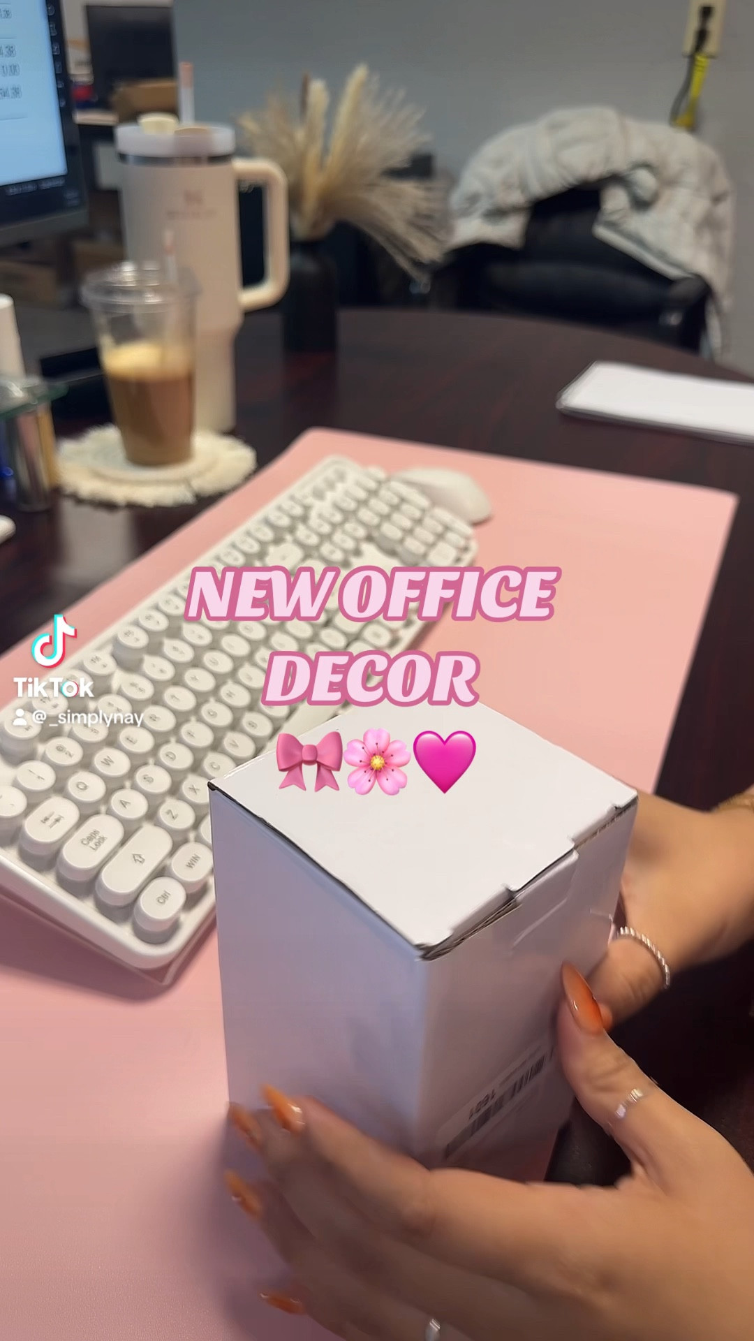 New office decor 🌸🫶🏼 

#LTKVideo #LTKhome #LTKU