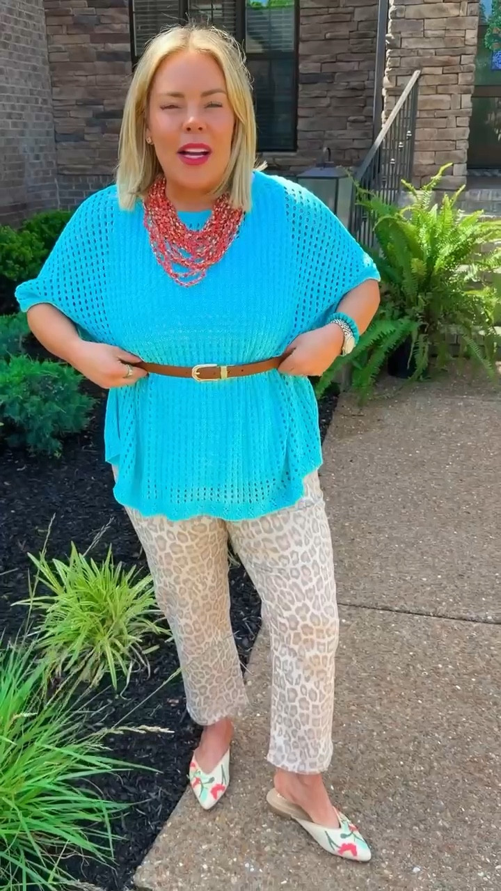 How cute is this full outfit from Chico’s?! Obsessed! 

 #LTKootd #LTKmomlife #LTKgrwm