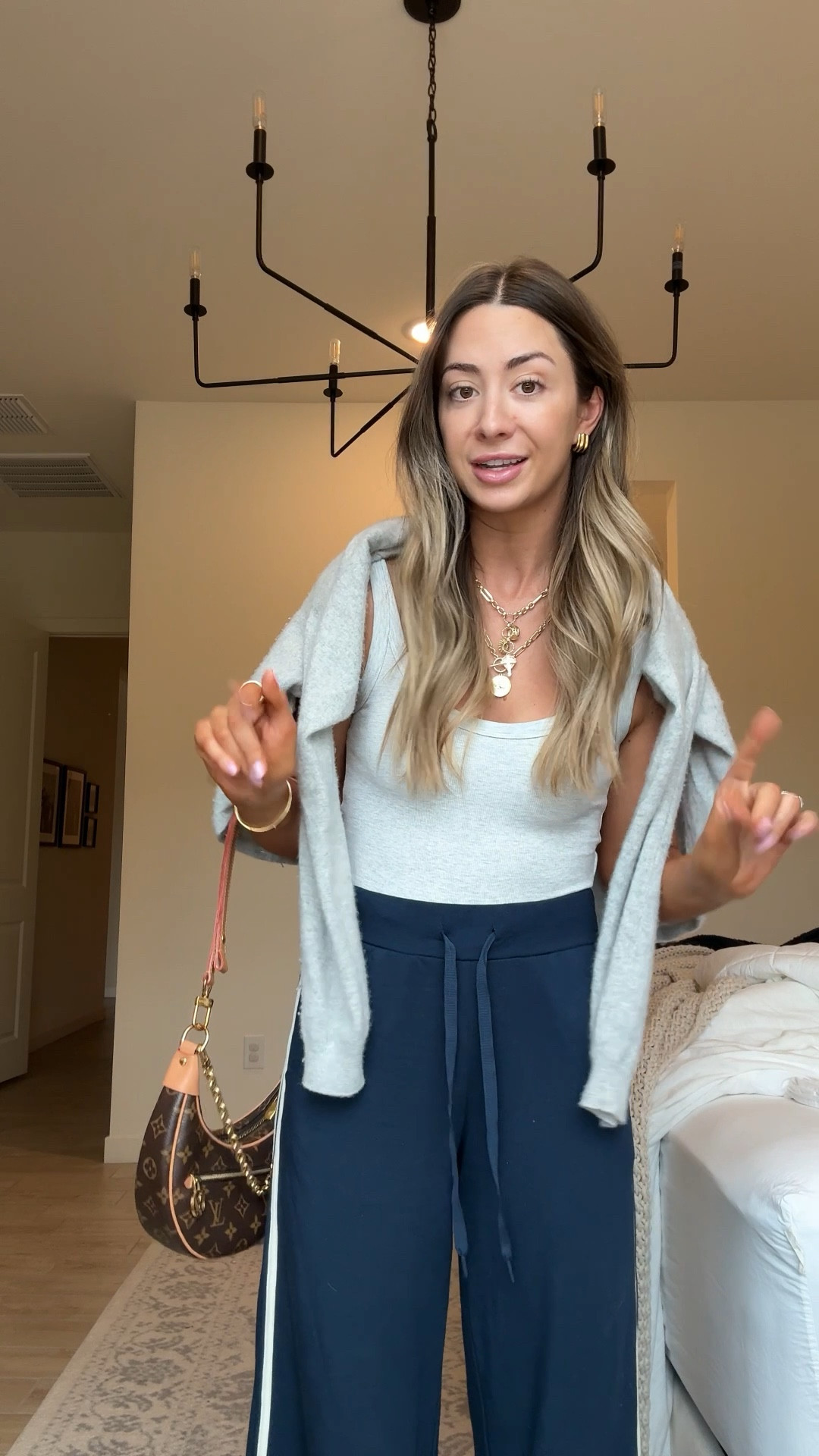 Mom outfit of the day to go get my hair done!!! Small in these pants I love them they feel like sweatpants but cuter!!! 

#LTKootd