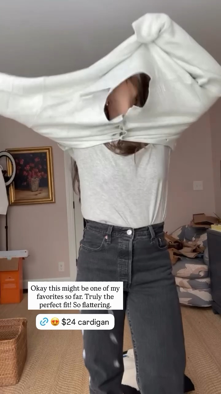 Okay this might be one of my favorites so far. Truly the perfect fit! So flattering.