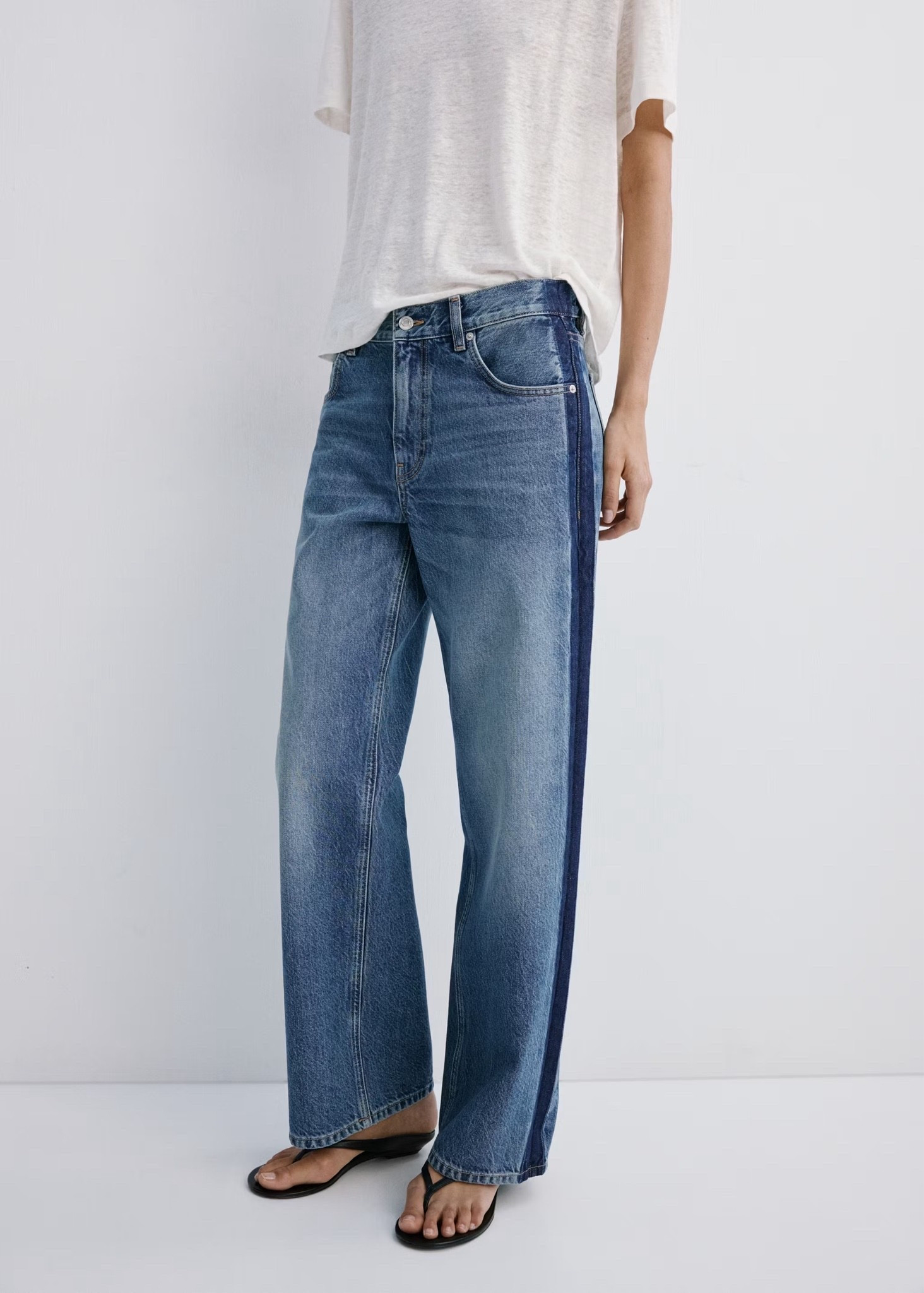 LOW-RISE STRAIGHT-LEG JEANS WITH CONTRAST STRIPE

#LTKdayinmylife #LTKActive #LTKMidsize