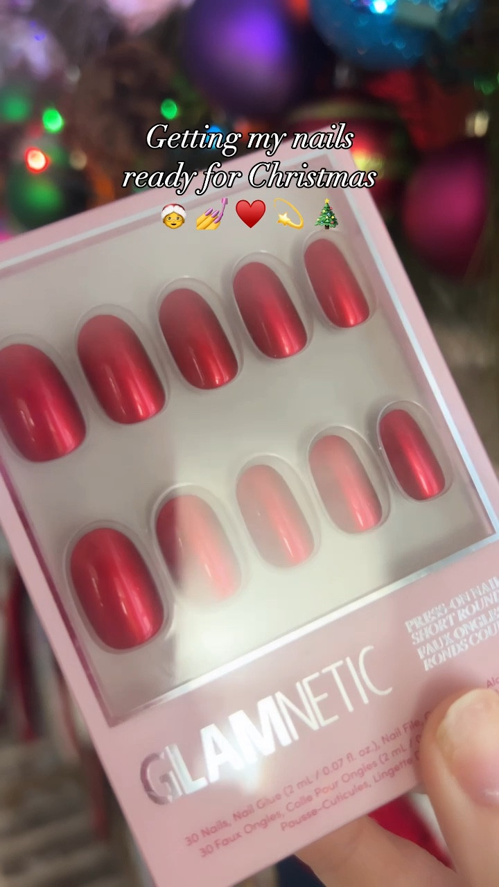 ♥️💫💅Glam press on nails for Christmas! Wearing : 🍒 Cherry Glaze 