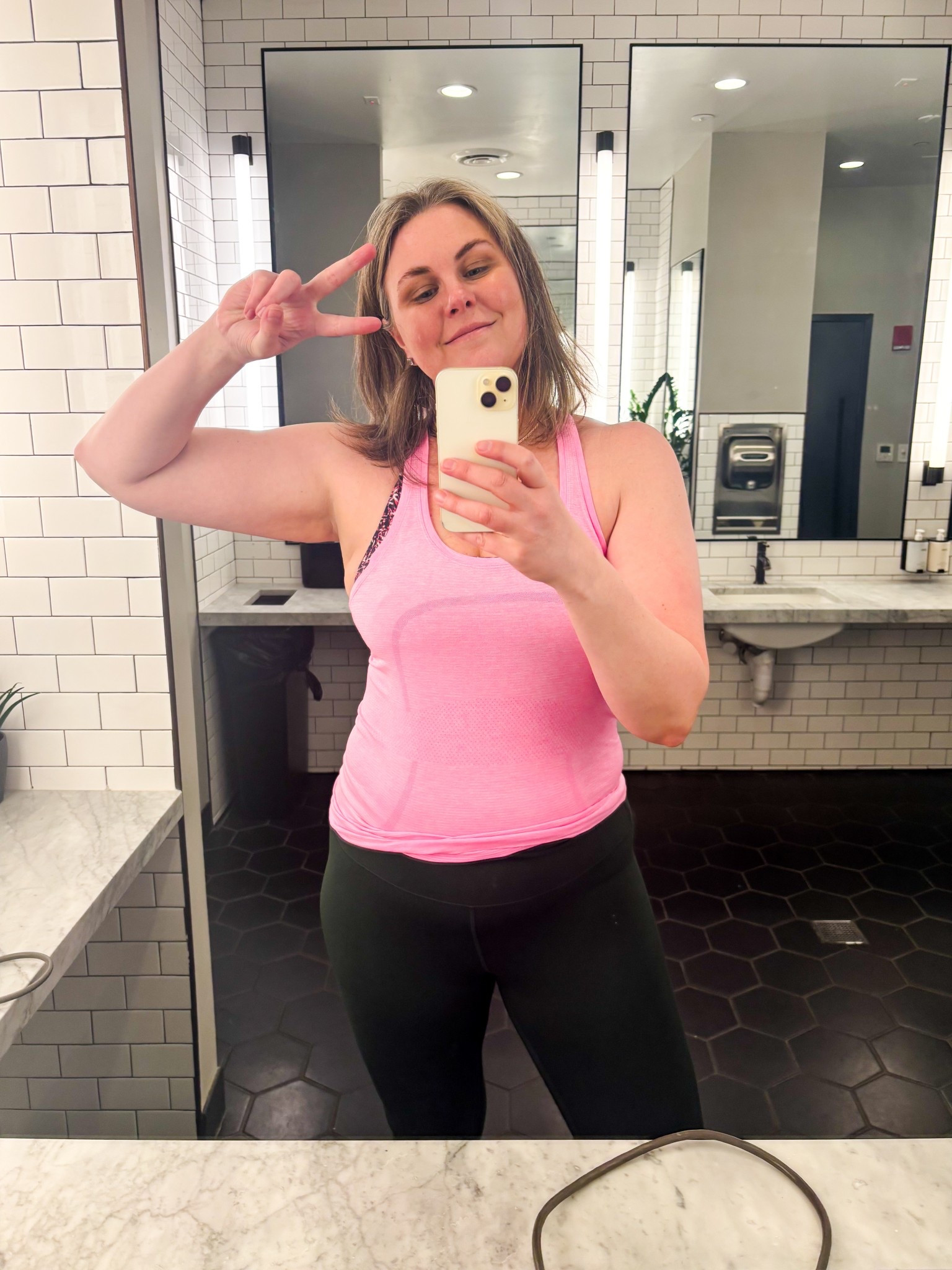 What I wore to Barry’s today 💪🏻🏃🏻‍♀️

#LTKActive #LTKMidsize #LTKFindsUnder100