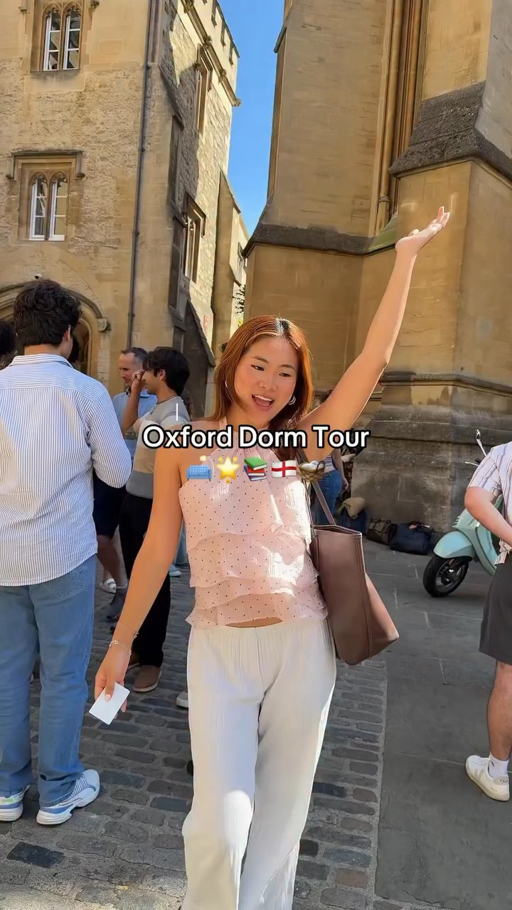 Where did you study abroad? 📚✈️😇 what do you guys think of the Oxford dorm tour heheheh 💋🎀

#college #studyabroad #oxforduniversity #dormtour #dorm 
Posters: @urbanoutfitters sheets: @onequince others: @oatly @listerine @glowrecipe @biodance_official