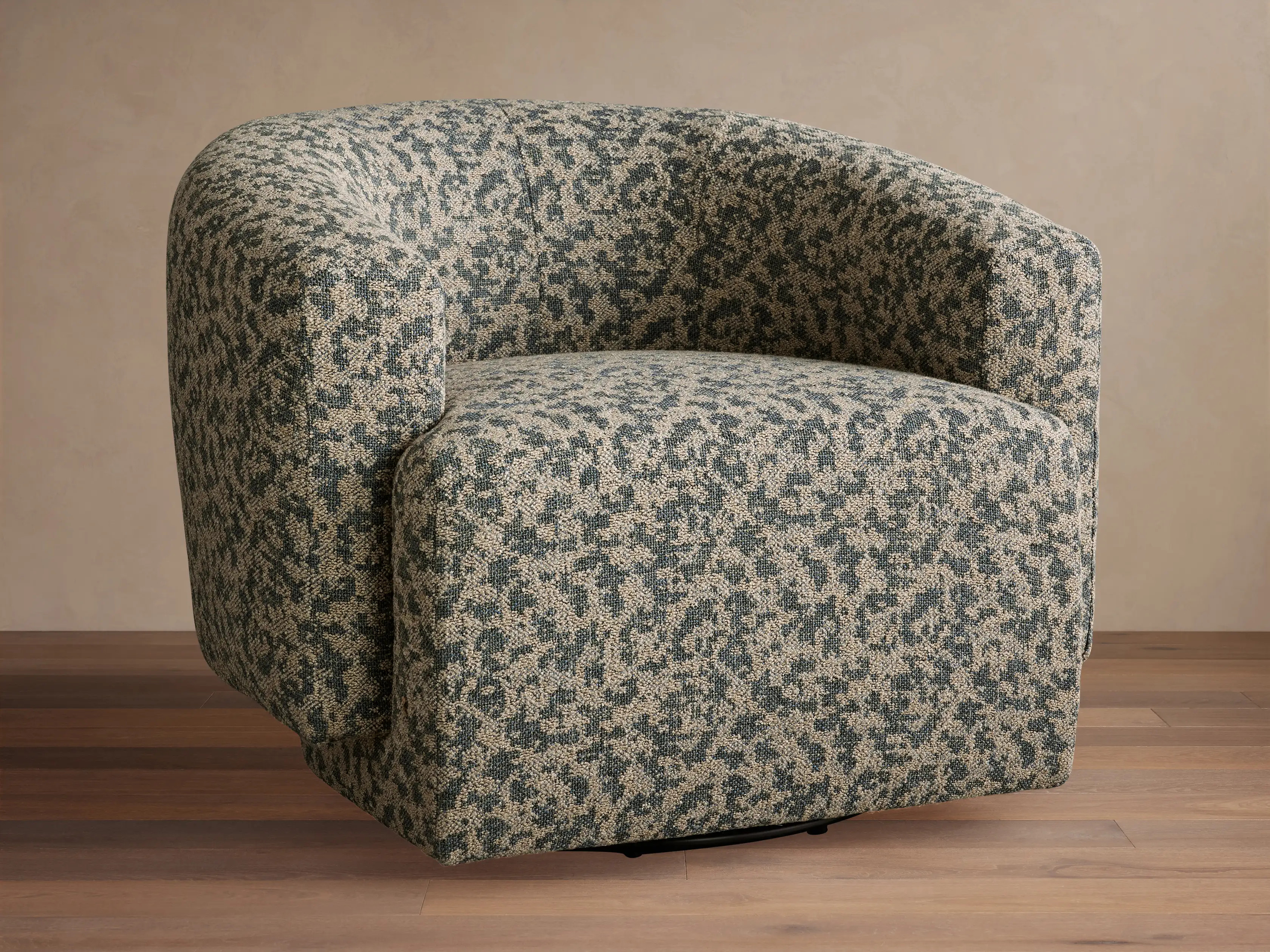 Hamlin Swivel Chair | Arhaus