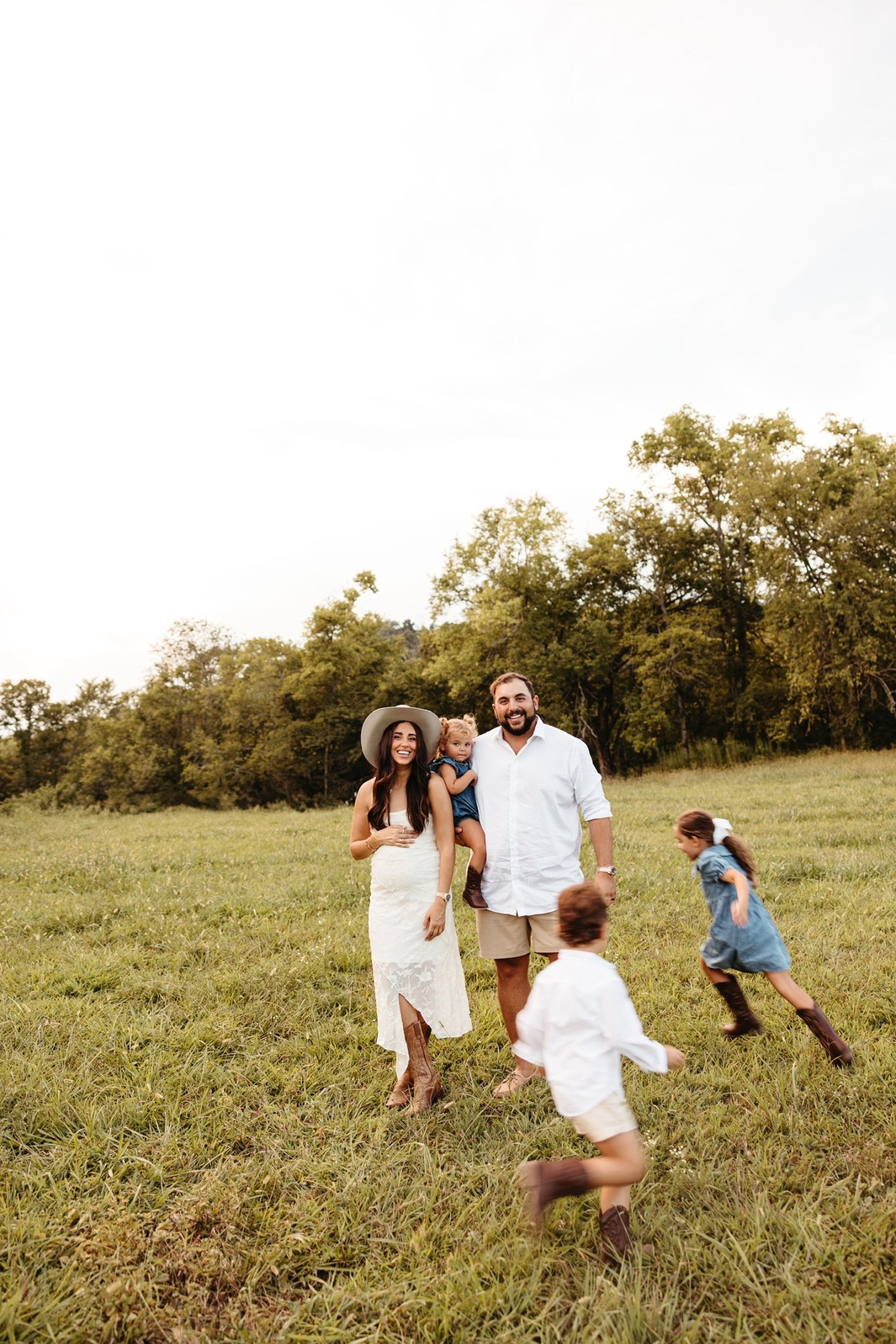 Fall family photos outfit ideas🫶🏼✨ my original dress isn’t linkable, but saved a bunch of similar options!


fall family photos, fall family pictures, fall family outfit ideas, family photo session, nashville, mom of 3, Dede Raad, Dress up Buttercup

#LTKFindsUnder100 #LTKFamily #LTKStyleTip