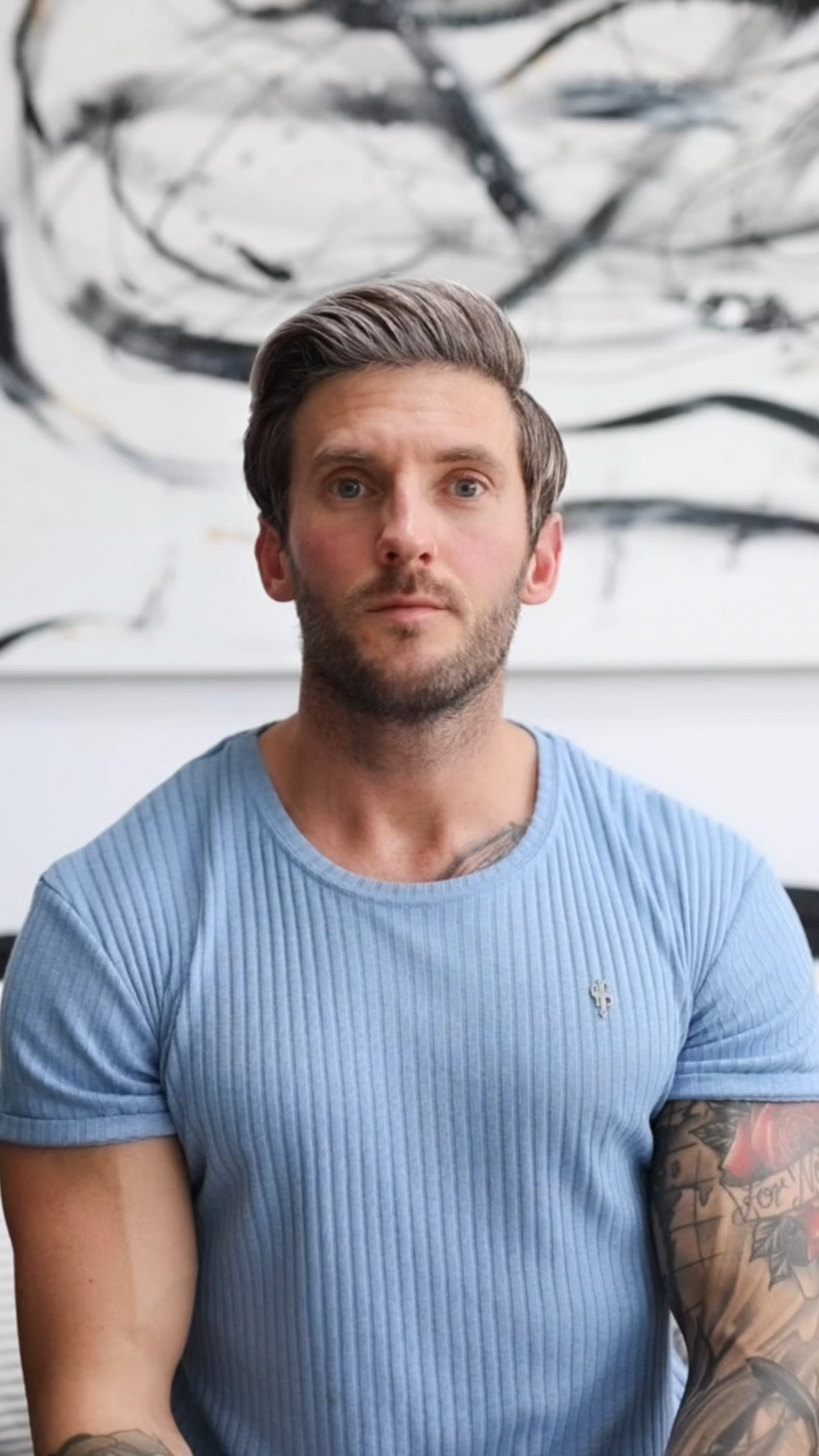  Styling my hair - using the argan oil to hydrate my hair and protect it from the heat when drying, then styled with the moulding paste to achieve that nice finish 👌 

#LTKVideo #LTKU #LTKmens