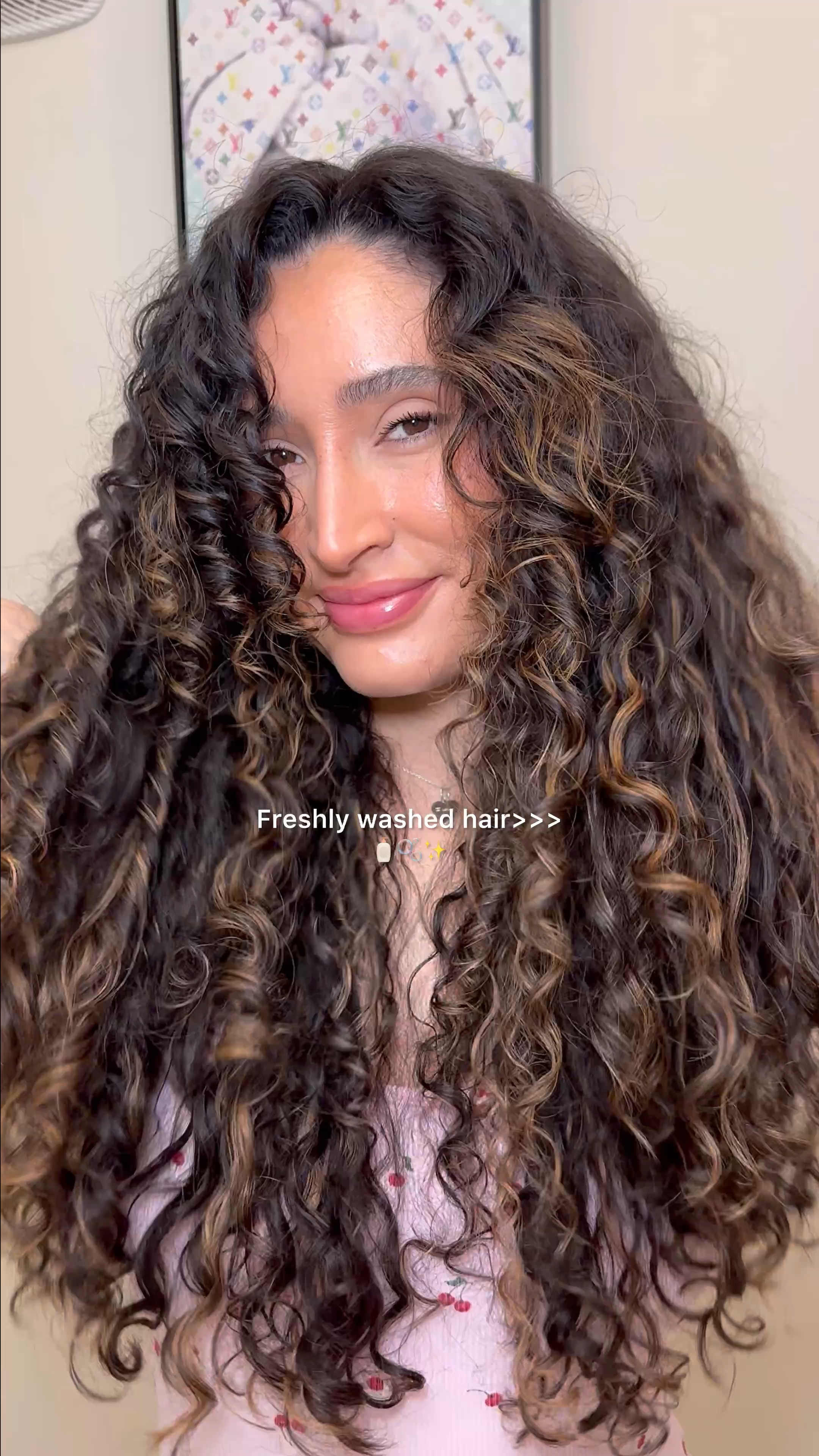 Freshly washed hair🧴🫧✨

#LTKVideo #LTKstyletip #LTKbeauty