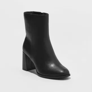 Universal Thread's Erin Boots Are a Platform Doc Martens Dupe