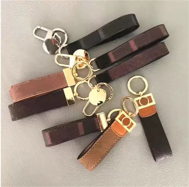 2022SS Keychains Buckle lovers Car Handmade Leather Keychains Men and Women bag Pendant Fashion A... | DHGate