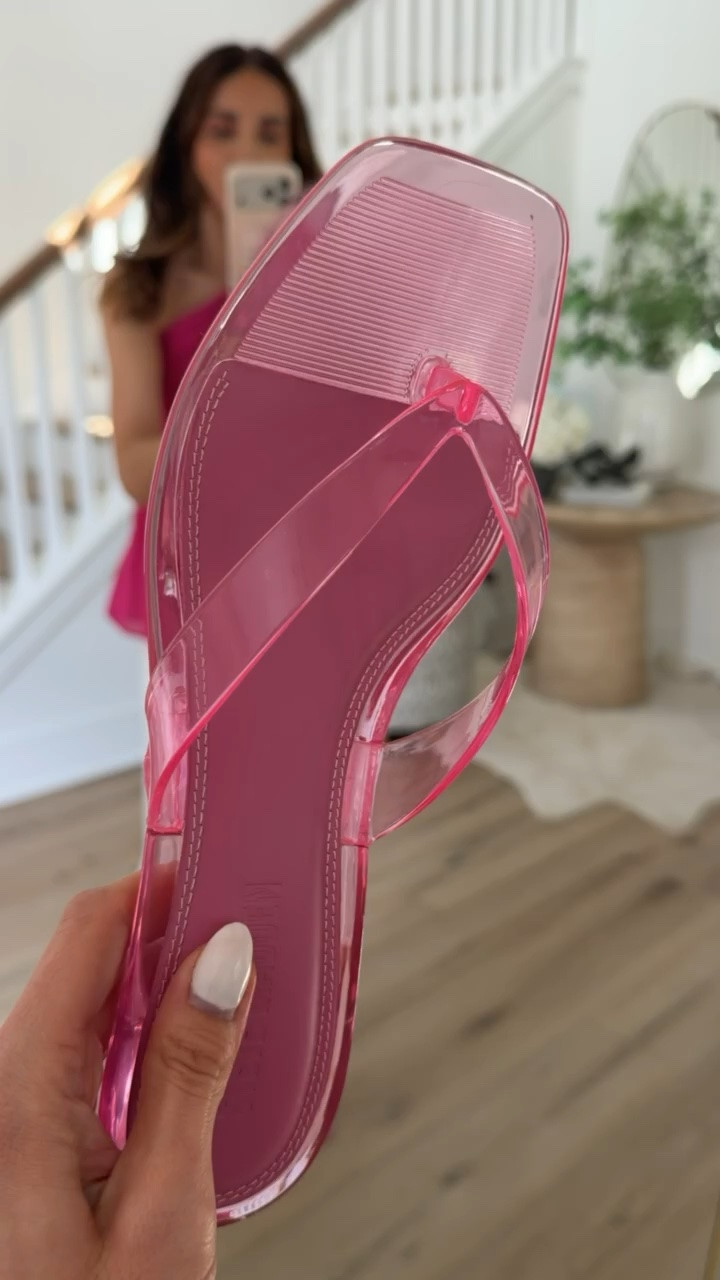 Jelly shoes, pink flip flop heels, steve madden jelly heels, size up half size.