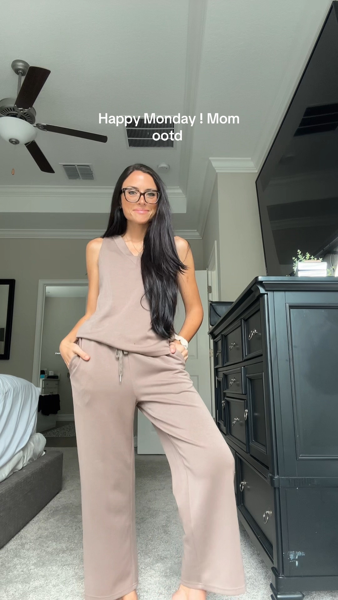 Easy mom outfit today ! Had to run a few errands & this set is extremely comfy and I LOVE this warm mocha color for fall coming up soon! Wearing a small in this set. For reference I’m 5’3 

Amazon lounge set, casual outfit, mom outfit, Amazon must have, Amazon fashion, Amazon set 

#LTKFindsUnder50 #LTKFindsUnder100 #LTKStyleTip