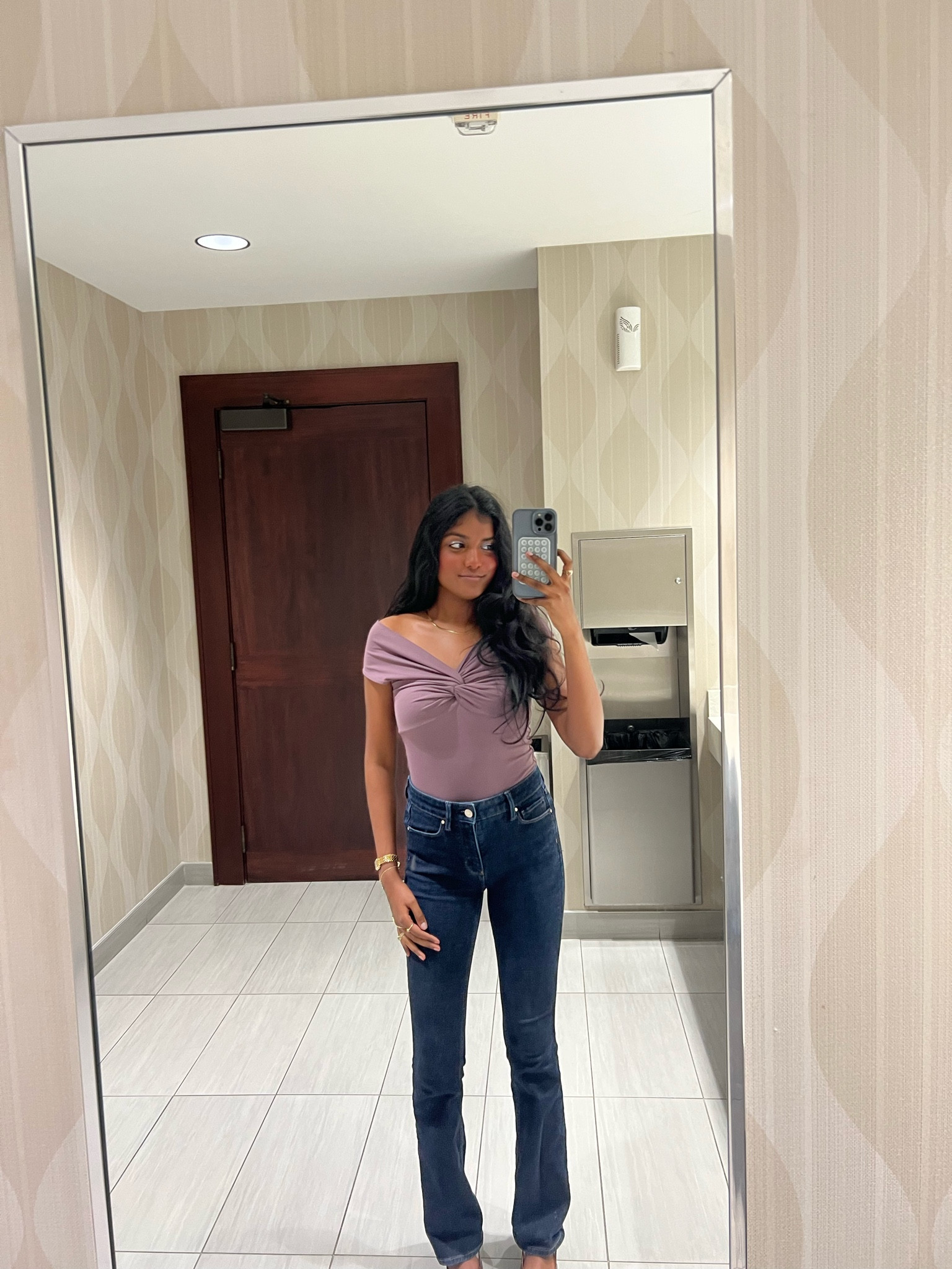 #workwear #happyhour #daytonight #
#Aritzia 

#LTKFindsUnder50 #LTKPetite #LTKWorkwear