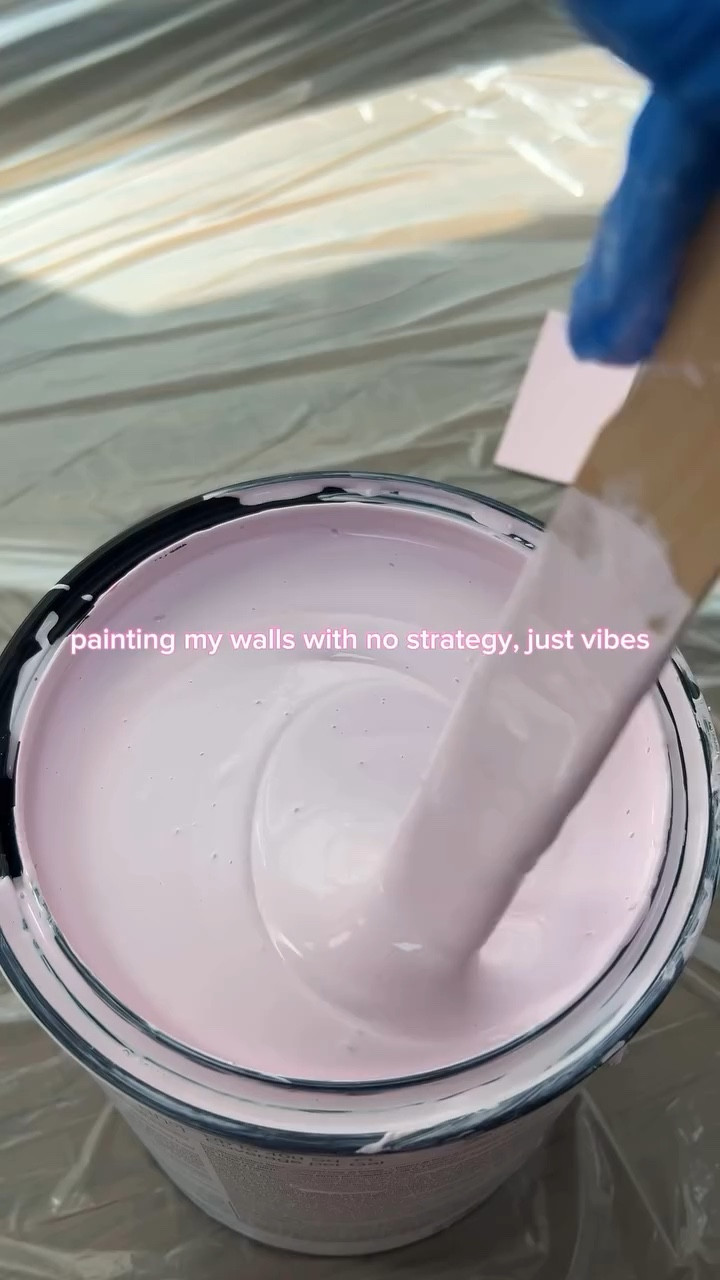 I love this color but I’m exhausted 😫🎀 
♡ 
♡
♡
#roomdecor #paintingwalls #valspar #valsparpaint #bedroomtransformation #paintingprocess #interiordesign #roomtouraesthetic #cakedecorating #cakeroom #cakestudio #sherwinwilliams #paintingtutorial #painting #paintingwall