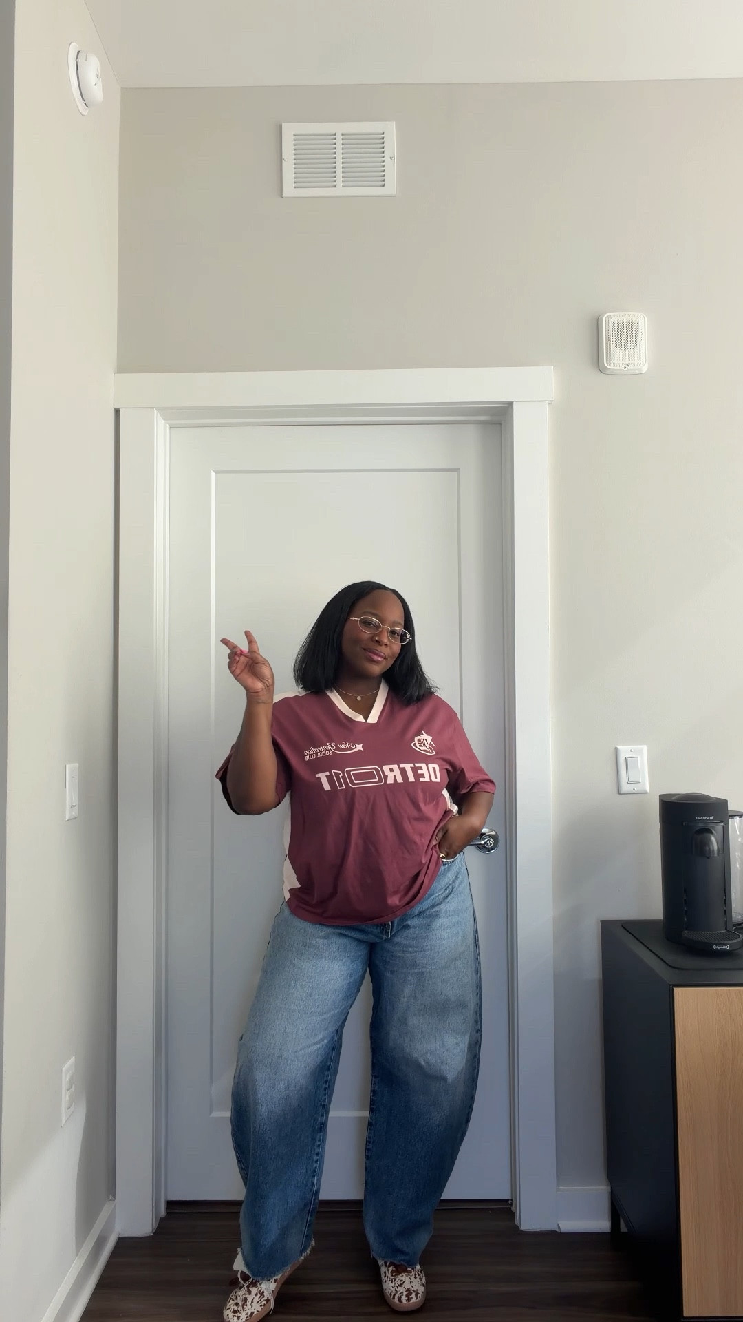 Very cute, comfy & casual for Valentine’s Day 💕

Top: ASOS
Jeans: Zara
Shoes: Adidas
Bag: All Saints

#LTKValentine #LTKootd #LTKMidsize