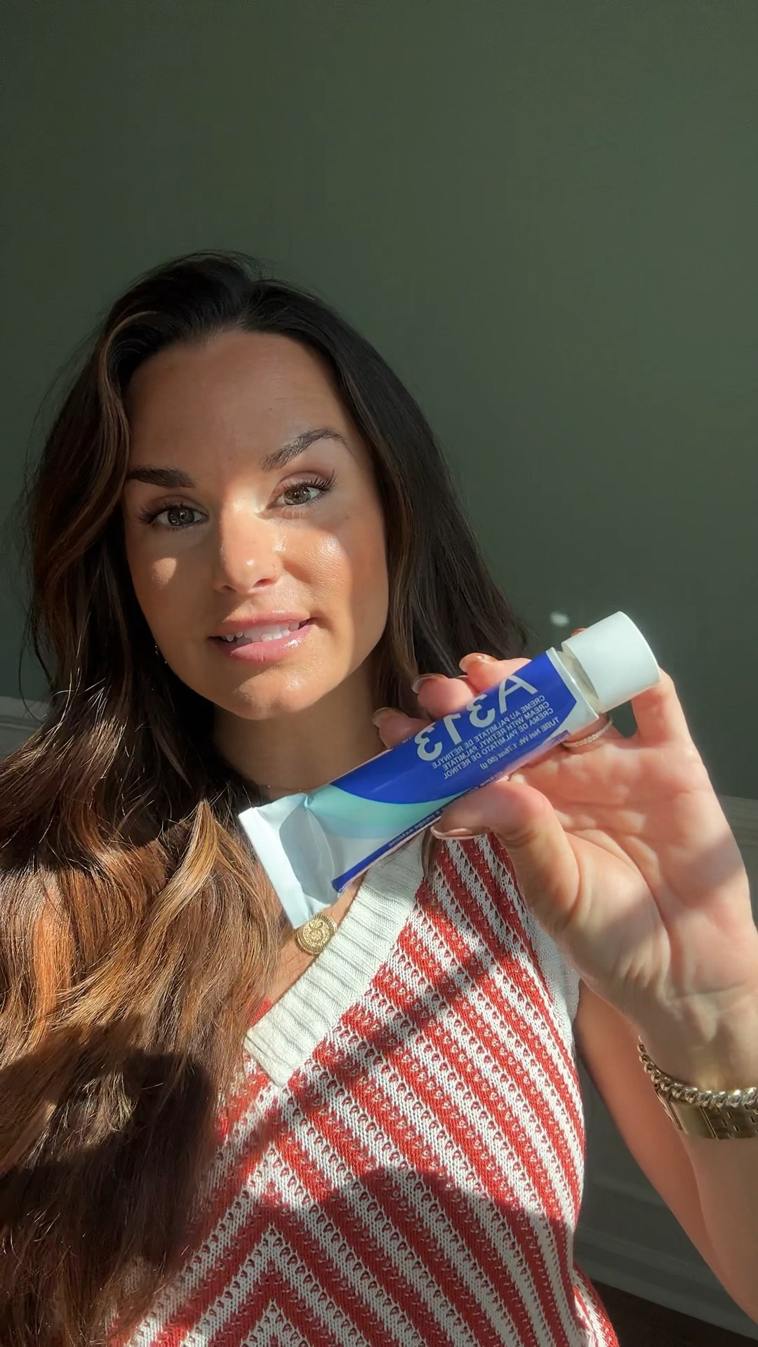 ✨ Want to wake up with glowing skin? A313 Vitamin A Retinol Cream is the secret to a smoother, brighter complexion! 🌙 This French pharmacy favorite is packed with retinol to target fine lines, dark spots, and uneven texture.

💡 Fact: Retinol speeds up cell turnover, revealing fresh, youthful skin. Just apply at night and let it work its magic while you sleep. Ready to glow? 🛍️ Grab it now!

#SkincareRoutine #GlowUp #RetinolResults #TayBeckerBeauty #TaylorBecker #TaylorBeckerBeauty

#LTKActive #LTKVideo #LTKBeauty