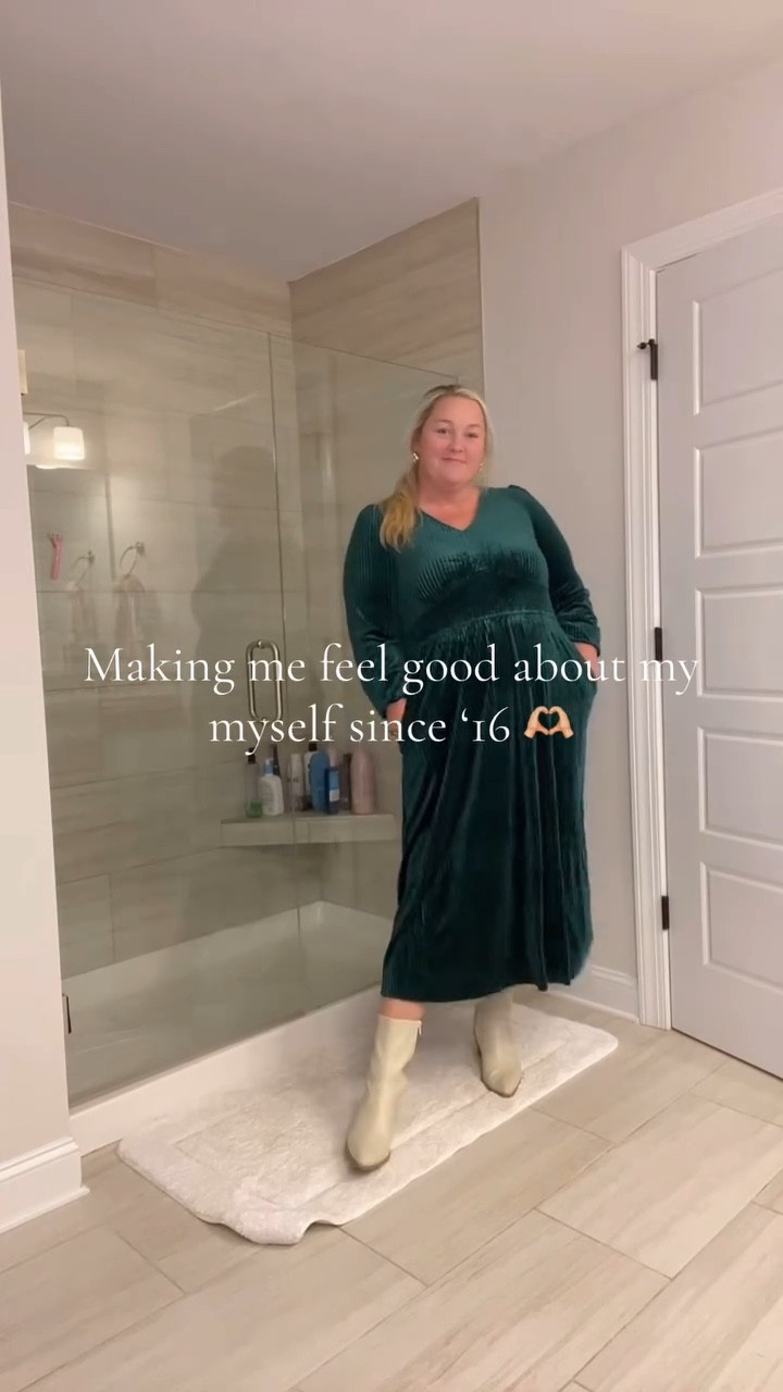 Just love this guy 🫶🏼💚

Dress is linked in my bio! 

#husbandwife #chattanooga #foryou #sahm #thankfulgratefulblessed #tiktokshopcreator #creatorsearchinsights

#LTKHoliday 

#LTKPlusSize #LTKStyleTip