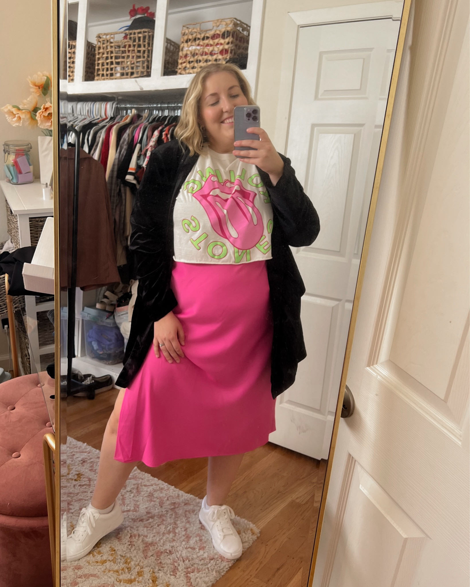 Velvet blazer fall outfit idea🖤🩷

#LTKmidsize #LTKplussize #LTKstyletip