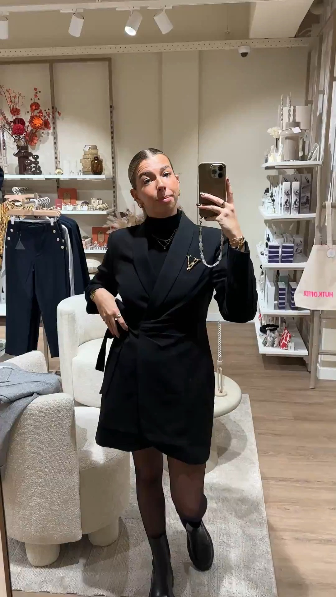 Dress & the perfect black boots 🖤

H&M boots, chunky boots, black dress, chic dress, casual chic, winter outfit, autumn outfit, black outfit

#LTKwinter #LTKeurope #LTKstyletip