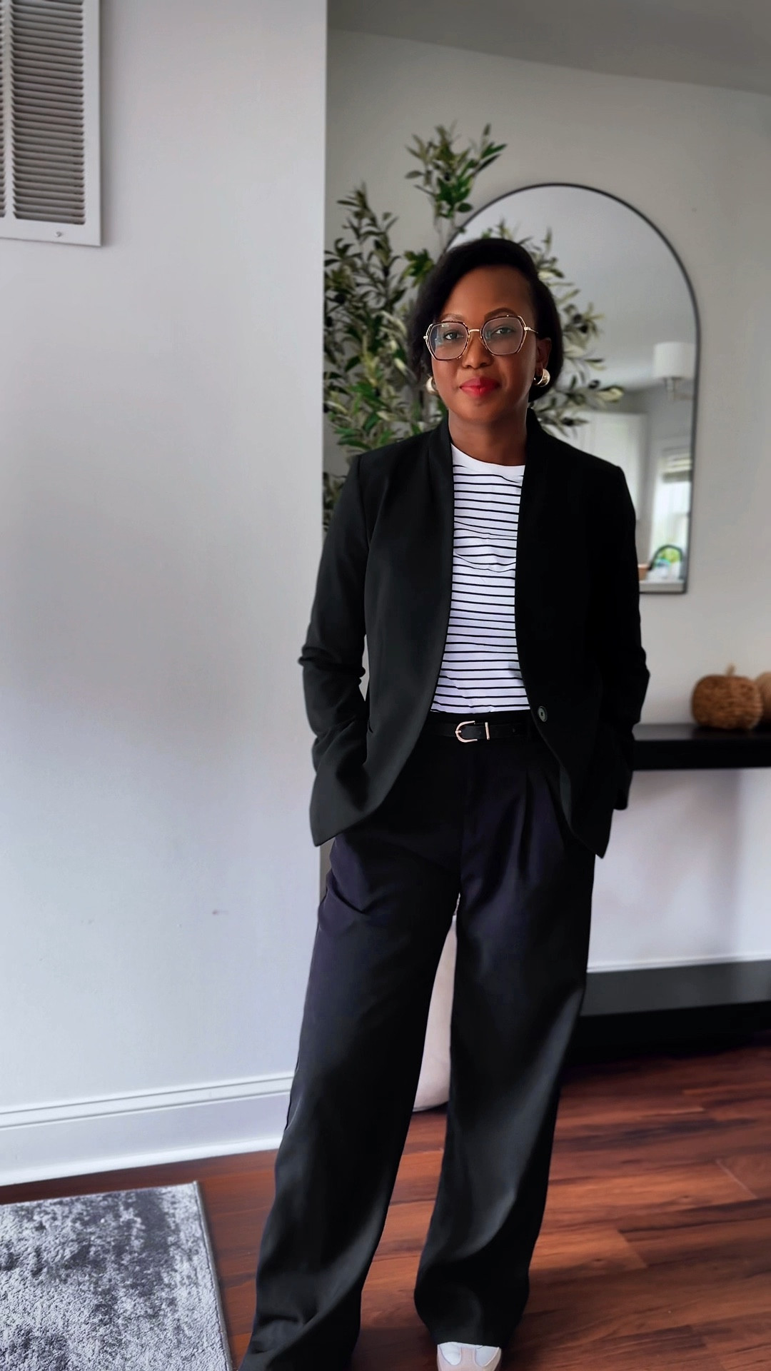 Black blazer transitional fall outfit | Autumn outfits, blazer outfit, transitional outfit, fall outfit, fall ootd, fall style, fall fashion, outfit idea, casual outfit, casual chic, black blazer
 #falltrends #autumntrends #autumnoutfit #casualchic #timeless #capsulewardrobe #fallcapsule

#LTKxMadewell #LTKStyleTip #LTKWorkwear